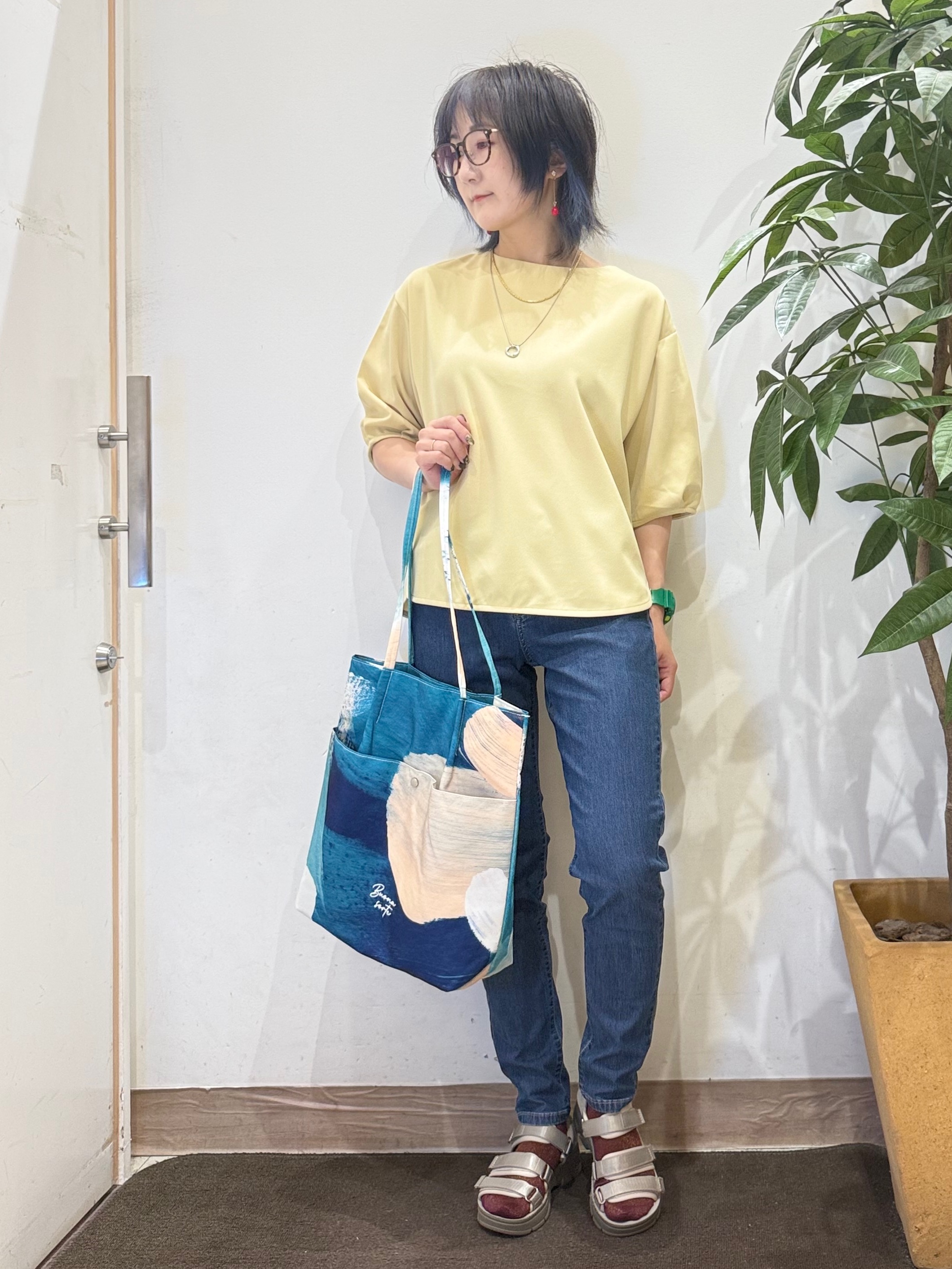 misakiさんの「SHOO･LA･RUE｜【2点セット/洗濯機可/S-LL】インせず着られる ネックレス付き 5分袖Ｔシャツ」を使ったコーディネート