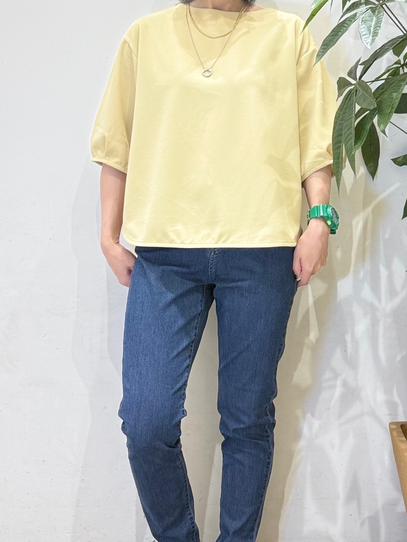 misakiさんの「SHOO･LA･RUE｜【2点セット/洗濯機可/S-LL】インせず着られる ネックレス付き 5分袖Ｔシャツ」を使ったコーディネート
