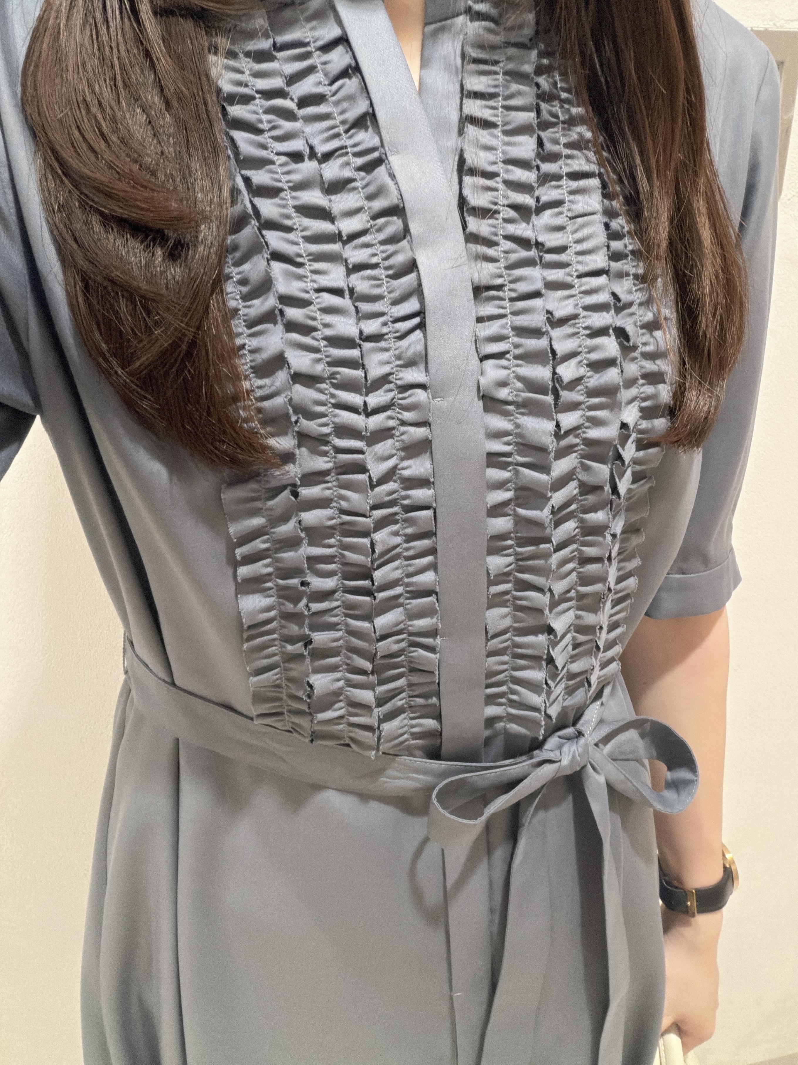 岡田美詩さんの「UNTITLED｜【1枚で着映え】フロントフリルワンピース」を使ったコーディネート