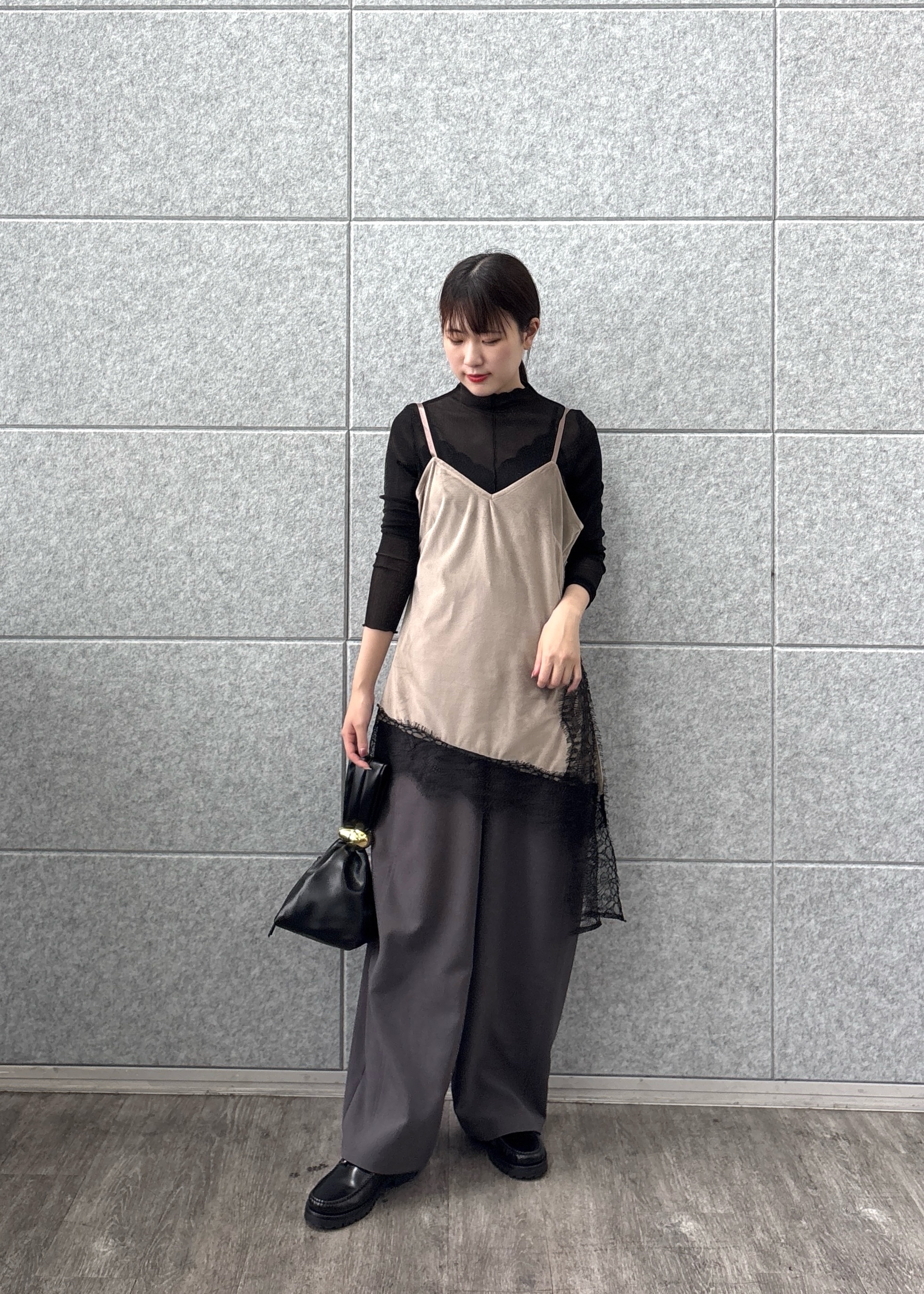 Renoさんの「INDIVI｜レース切替ベロアキャミ」を使ったコーディネート