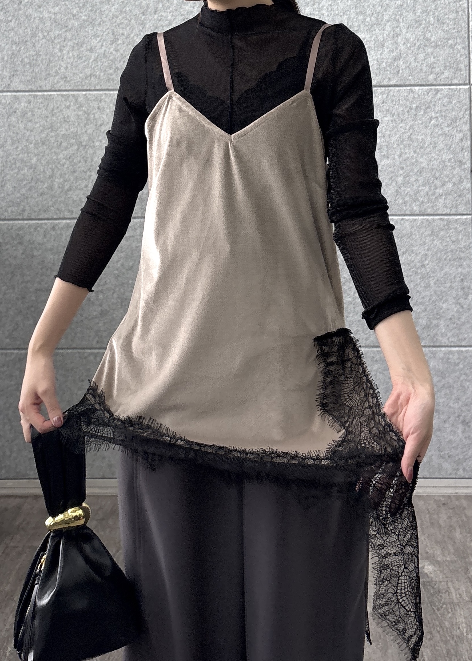 Renoさんの「INDIVI｜レース切替ベロアキャミ」を使ったコーディネート