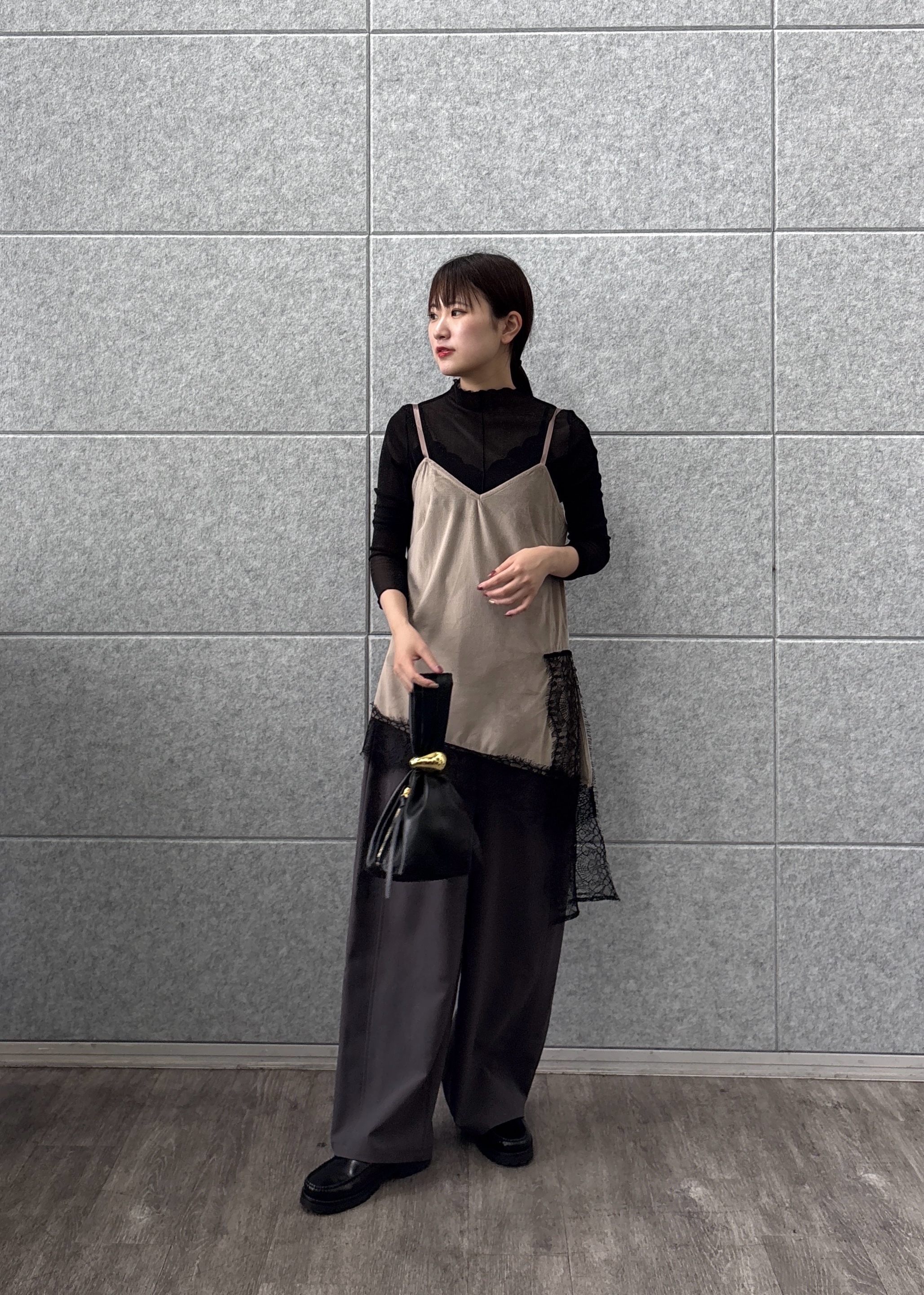 Renoさんの「INDIVI｜レース切替ベロアキャミ」を使ったコーディネート