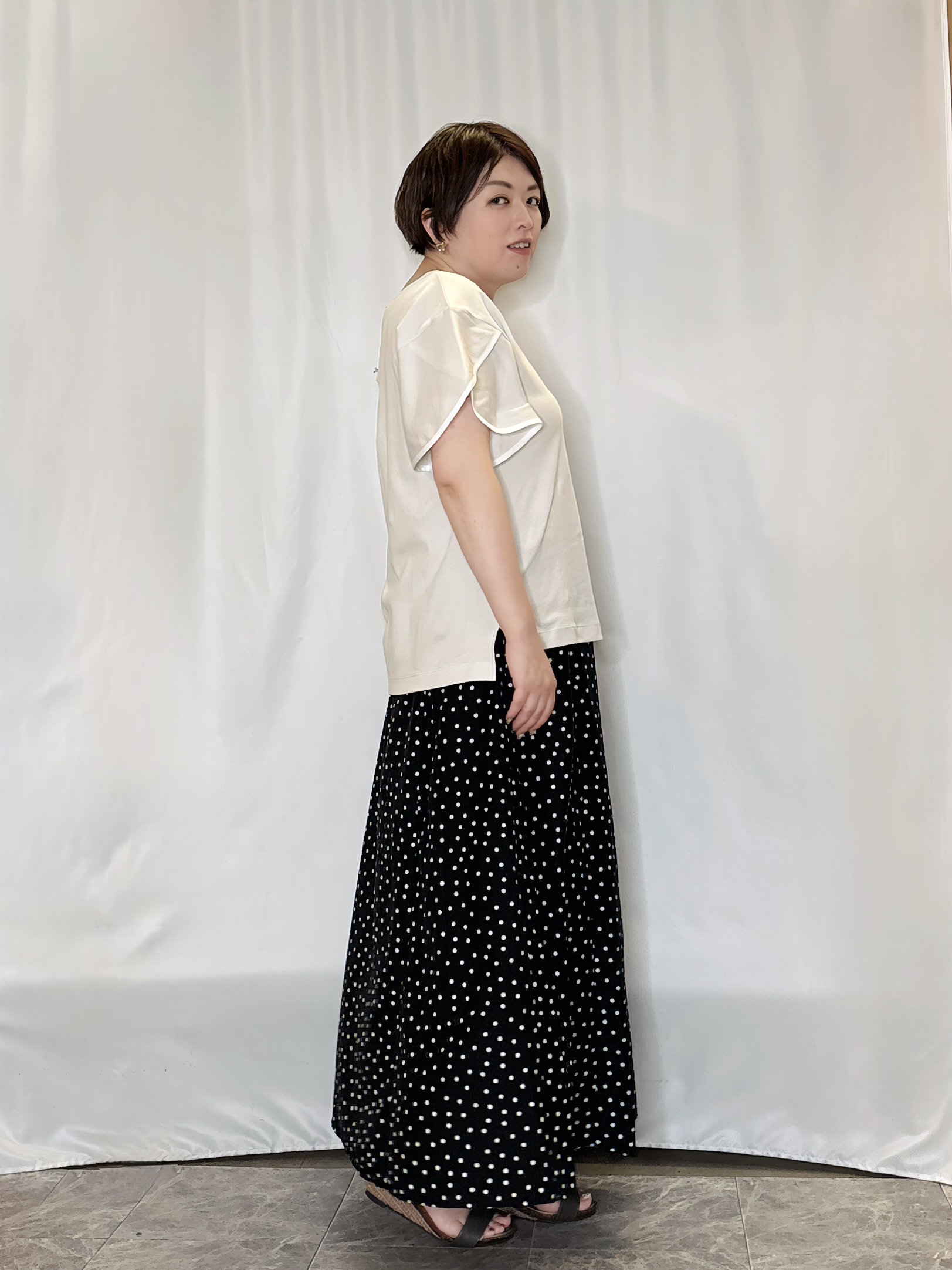 たみさんの「SHOO･LA･RUE｜【洗濯機可/S-LL】配色パイピング フレアスリーブトップス」を使ったコーディネート