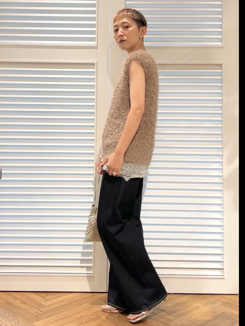 OCHIAIさんの「DRESSTERIOR｜フェザーヤーン2WAYニットプルオーバー」を使ったコーディネート