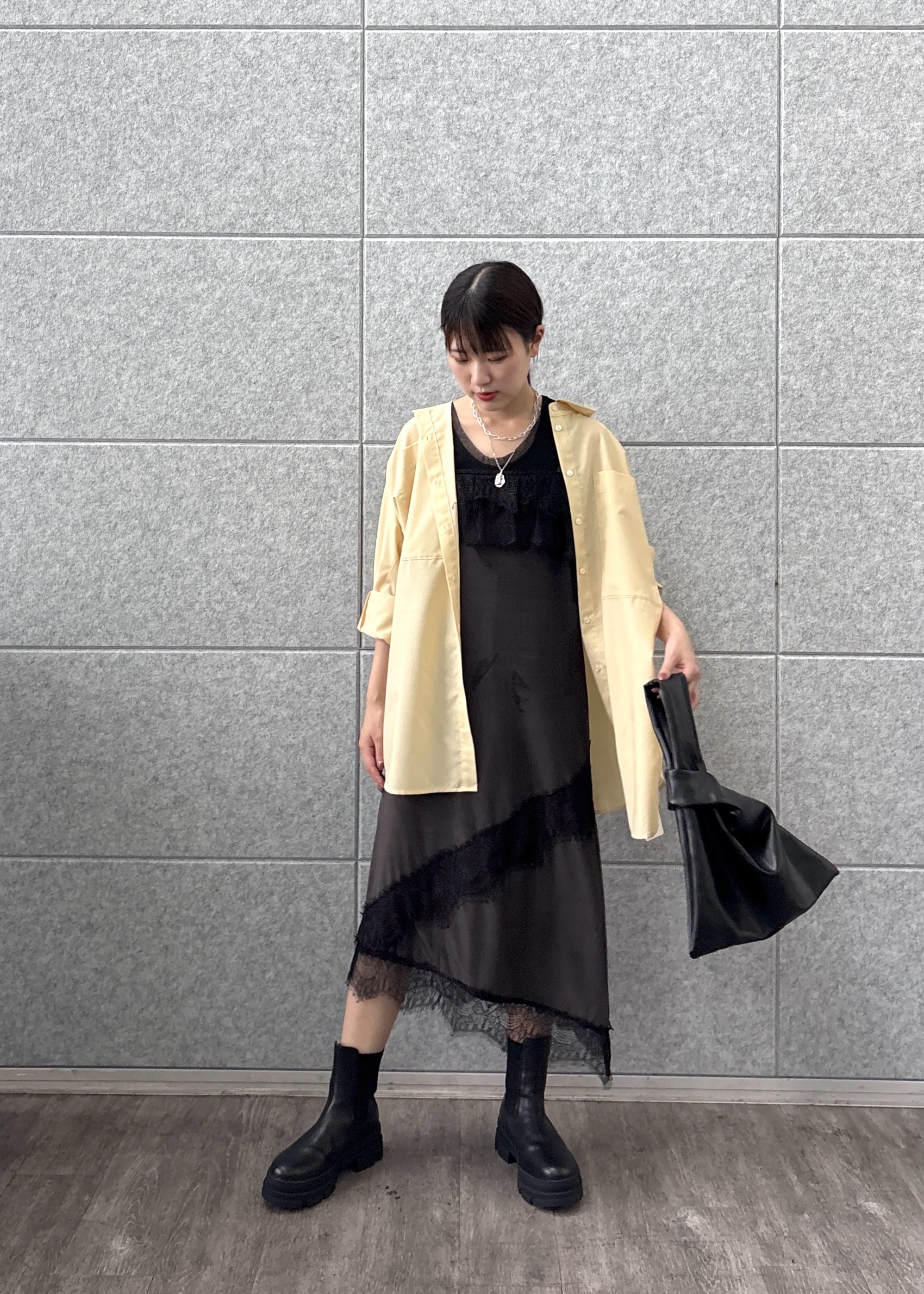 Renoさんの「INDIVI｜タイムレスフォルムシャツ【LIVE紹介／上枝みどりさん着用】」を使ったコーディネート