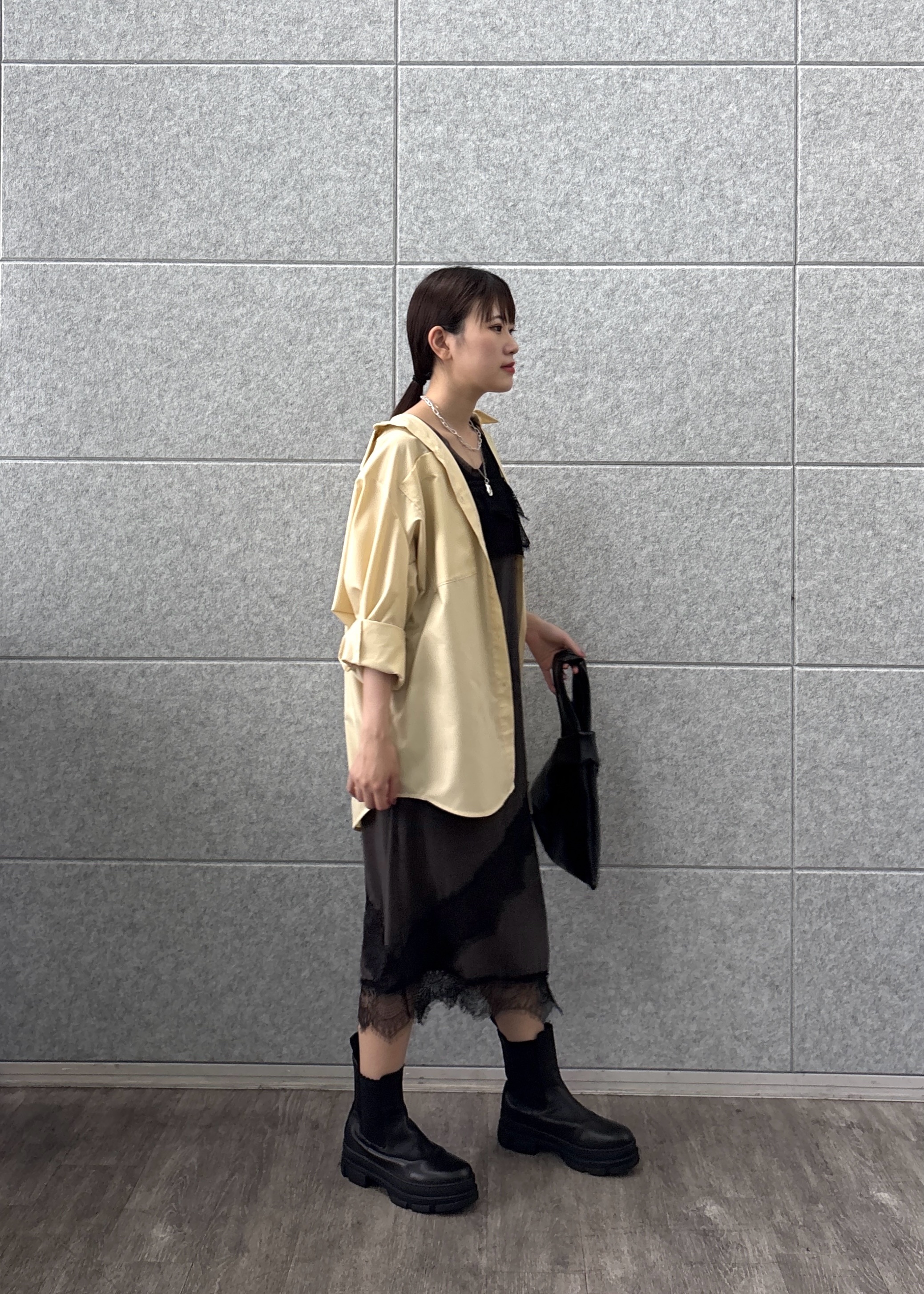 Renoさんの「INDIVI｜タイムレスフォルムシャツ【LIVE紹介／上枝みどりさん着用】」を使ったコーディネート
