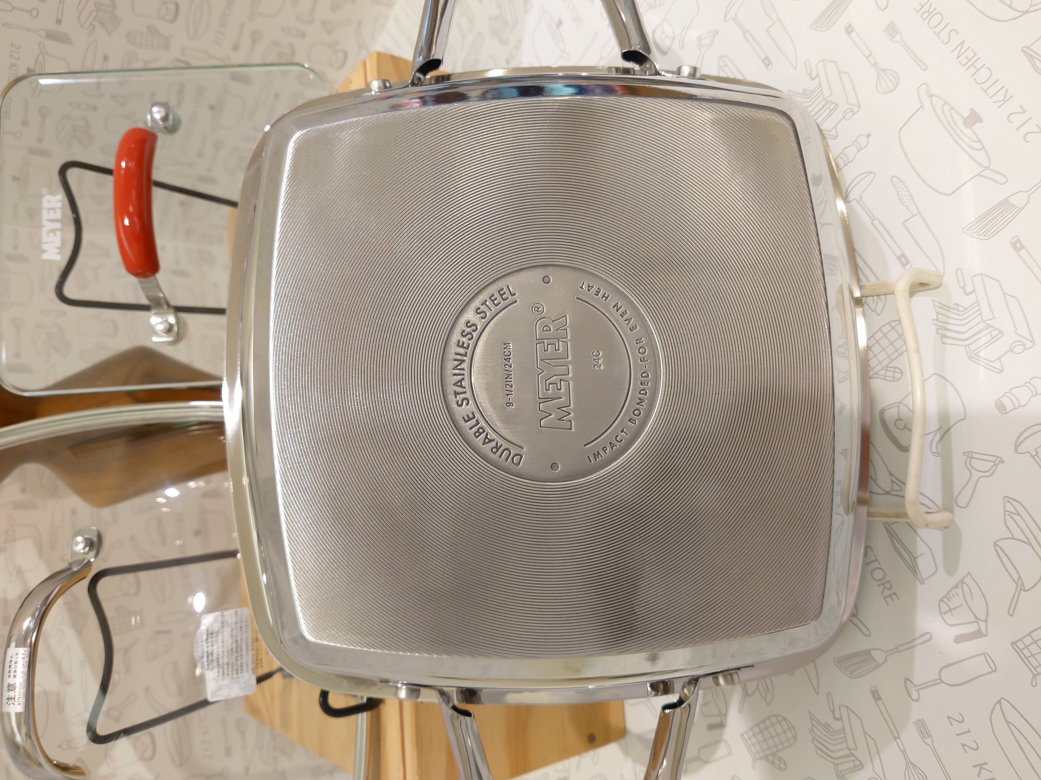 PANタナカさんの「212 KITCHEN STORE｜スクエアグリルパン 24cm RD ＜MEYER マイヤー＞」を使ったコーディネート
