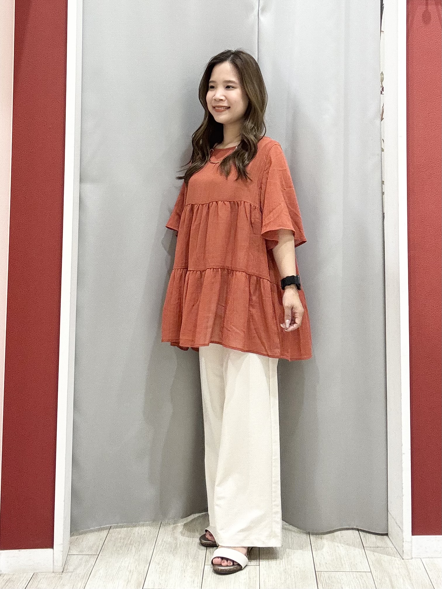 shioさんの「SHOO･LA･RUE｜【洗濯機可/S-LL】インせず着られる シアー素材が上品なティアードブラウス」を使ったコーディネート
