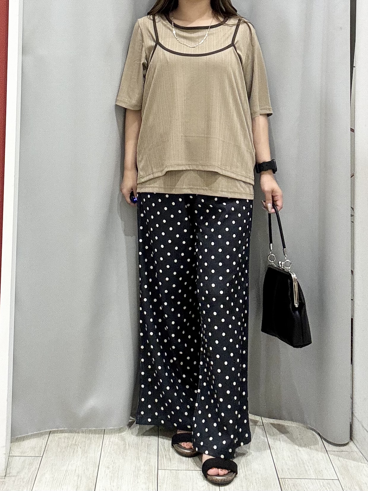 shioさんの「SHOO･LA･RUE｜【2点セット】ランダムテレコで細見え  配色使いTシャツ+キャミソール」を使ったコーディネート
