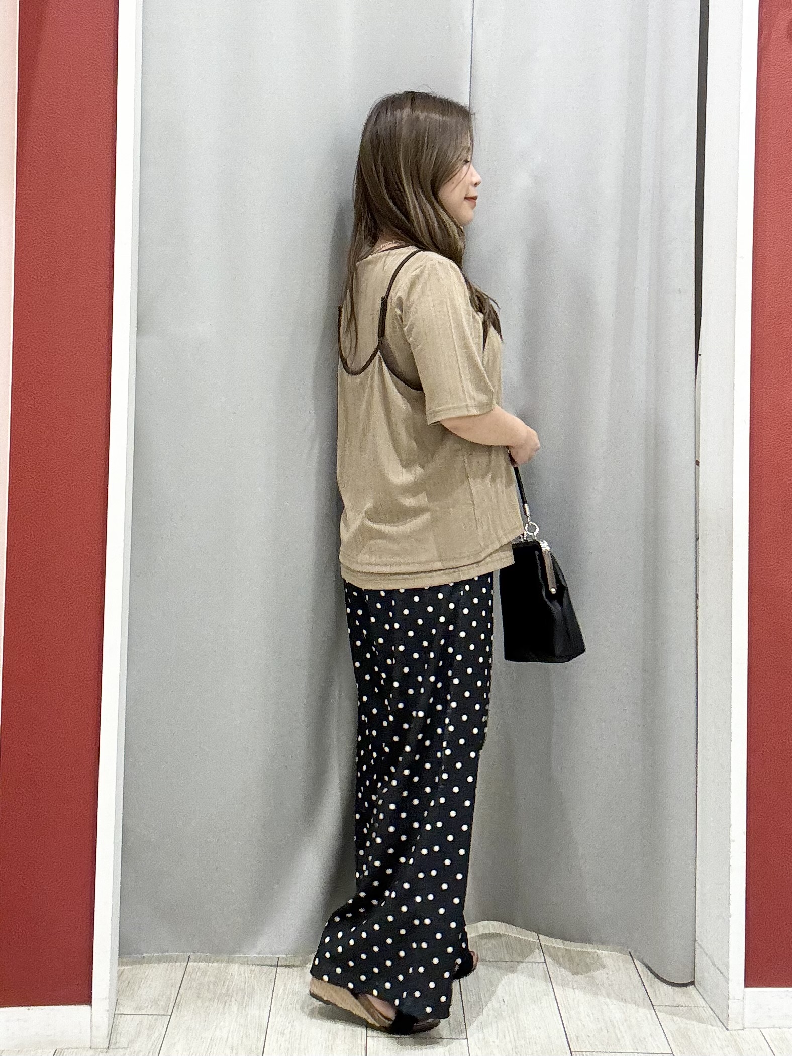 shioさんの「SHOO･LA･RUE｜【2点セット】ランダムテレコで細見え  配色使いTシャツ+キャミソール」を使ったコーディネート