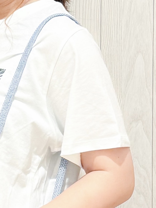 愛さんの「SHOO･LA･RUE｜【S-LL/洗濯機可】大人のベーシックカラープリントTシャツ」を使ったコーディネート