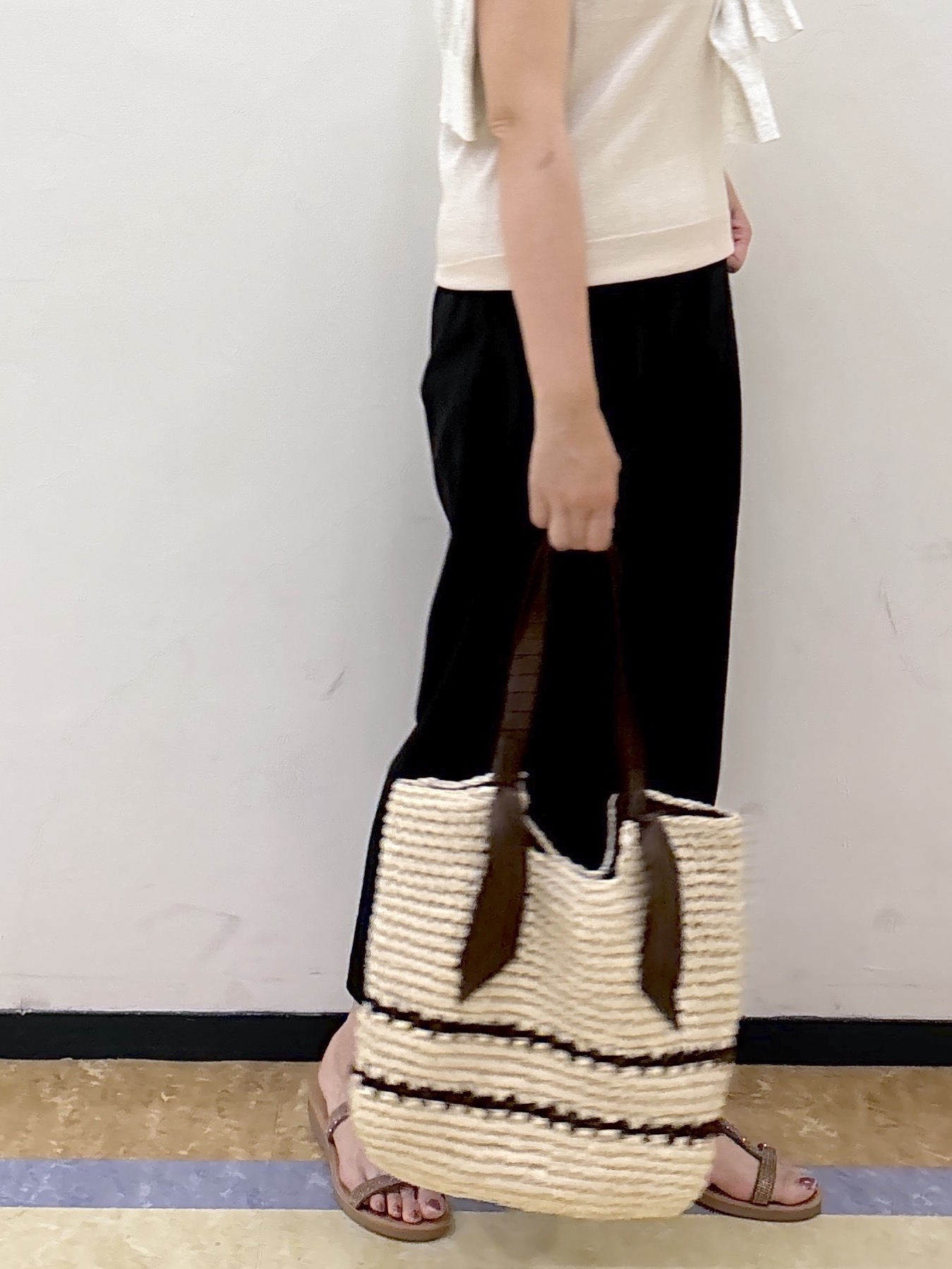 akariさんの「index｜ビジューボタンシアーカーディガン【抗ピリング／洗濯機OK】」を使ったコーディネート
