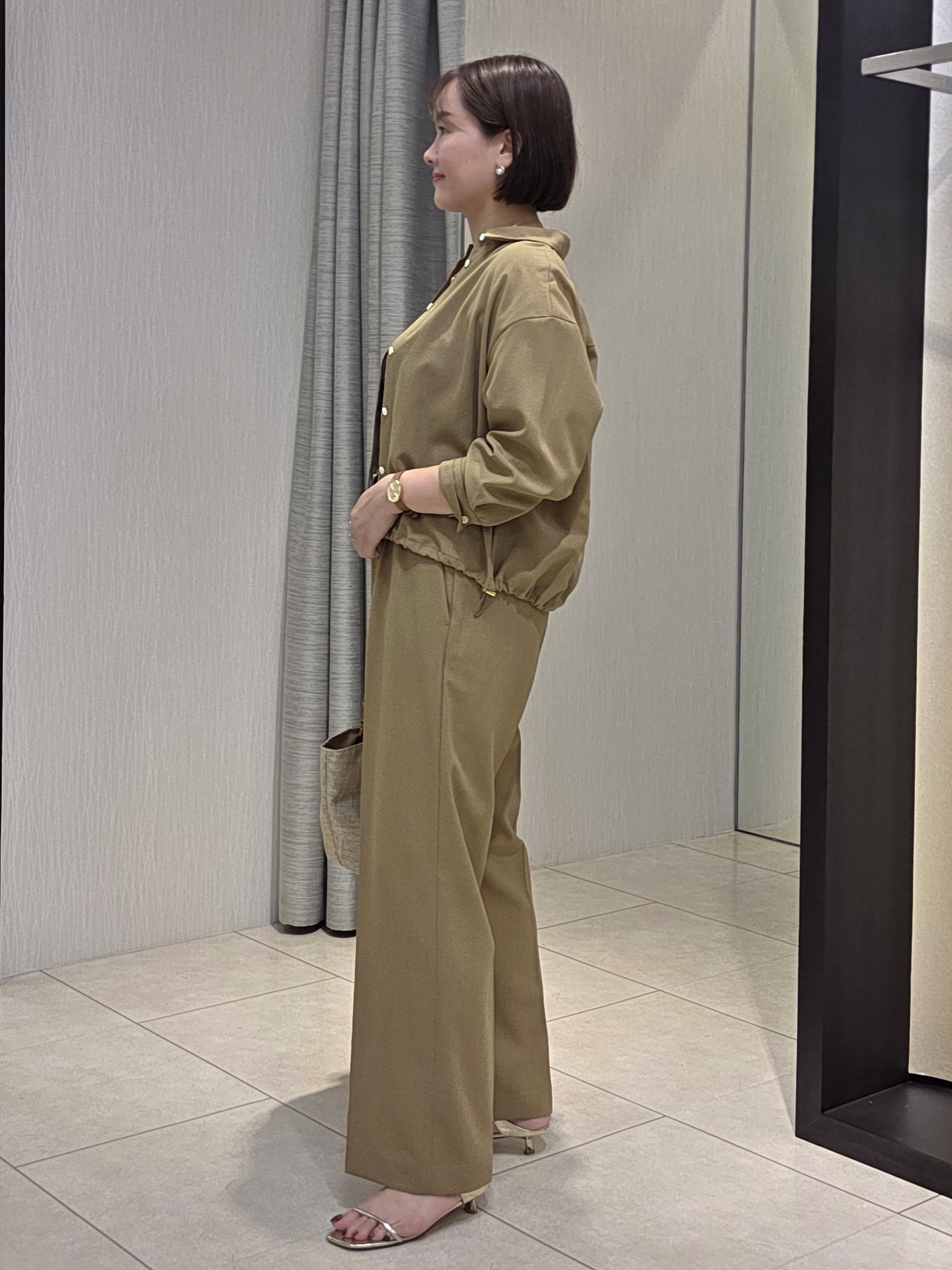 naokoさんの「UNTITLED｜【秋羽織り/セットアップ可/UVカット】エアリークールドロストシャツ」を使ったコーディネート