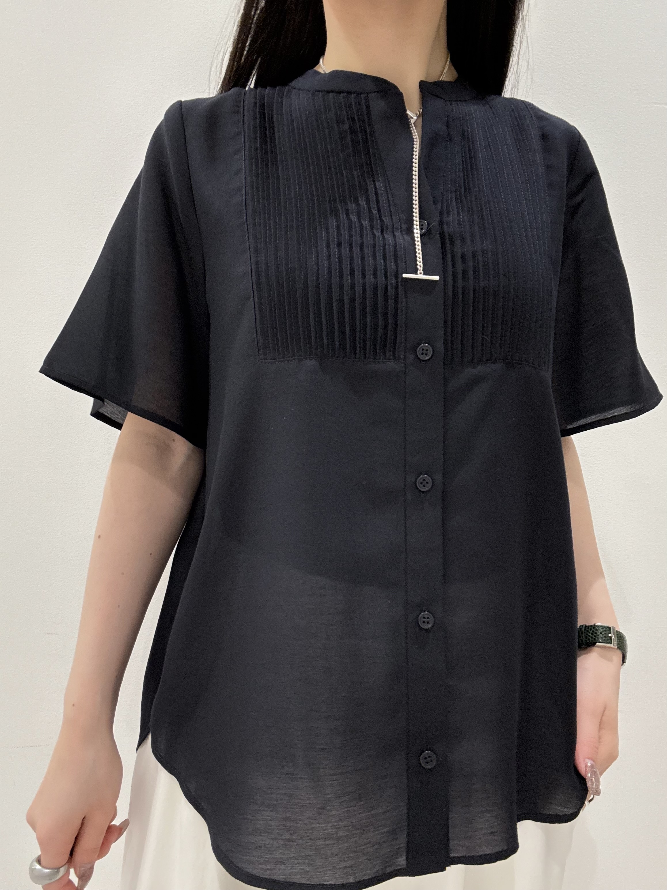 KEIKOさんの「INDIVI｜【接触冷感/洗える】シアーシャンブレーピンタックブラウス」を使ったコーディネート