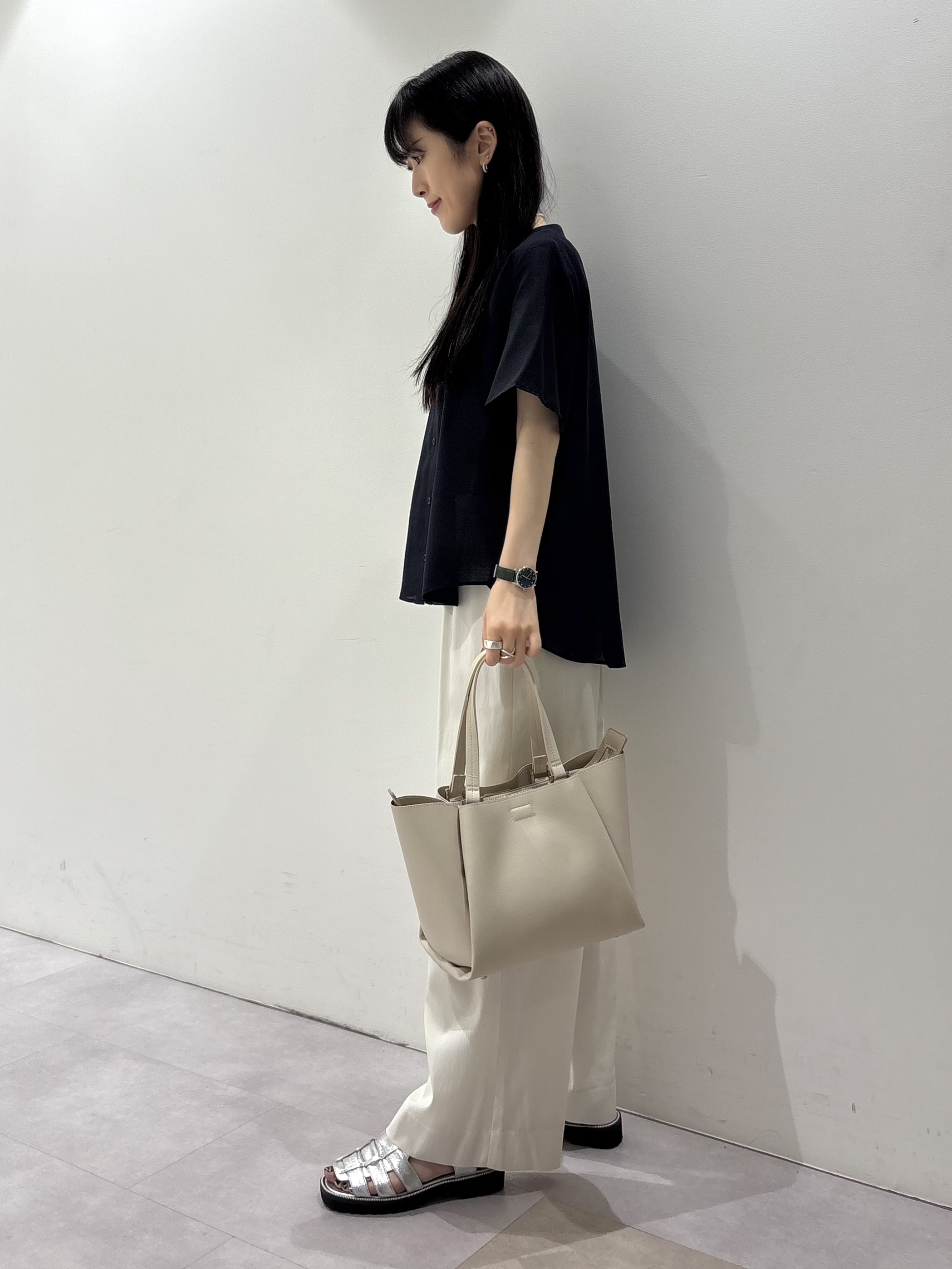 KEIKOさんの「INDIVI｜【接触冷感/洗える】シアーシャンブレーピンタックブラウス」を使ったコーディネート