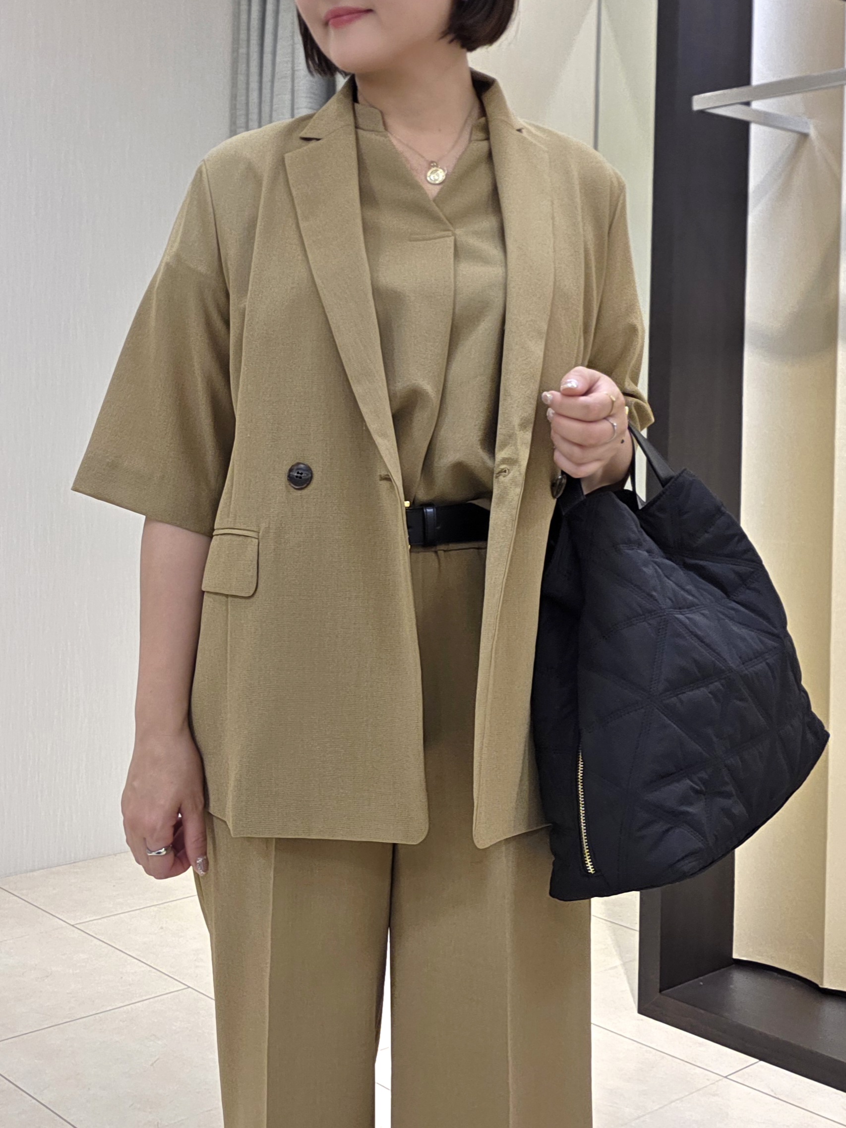 naokoさんの「UNTITLED｜【残暑も快適/セットアップ可/接触冷感】エアリークールブラウス」を使ったコーディネート