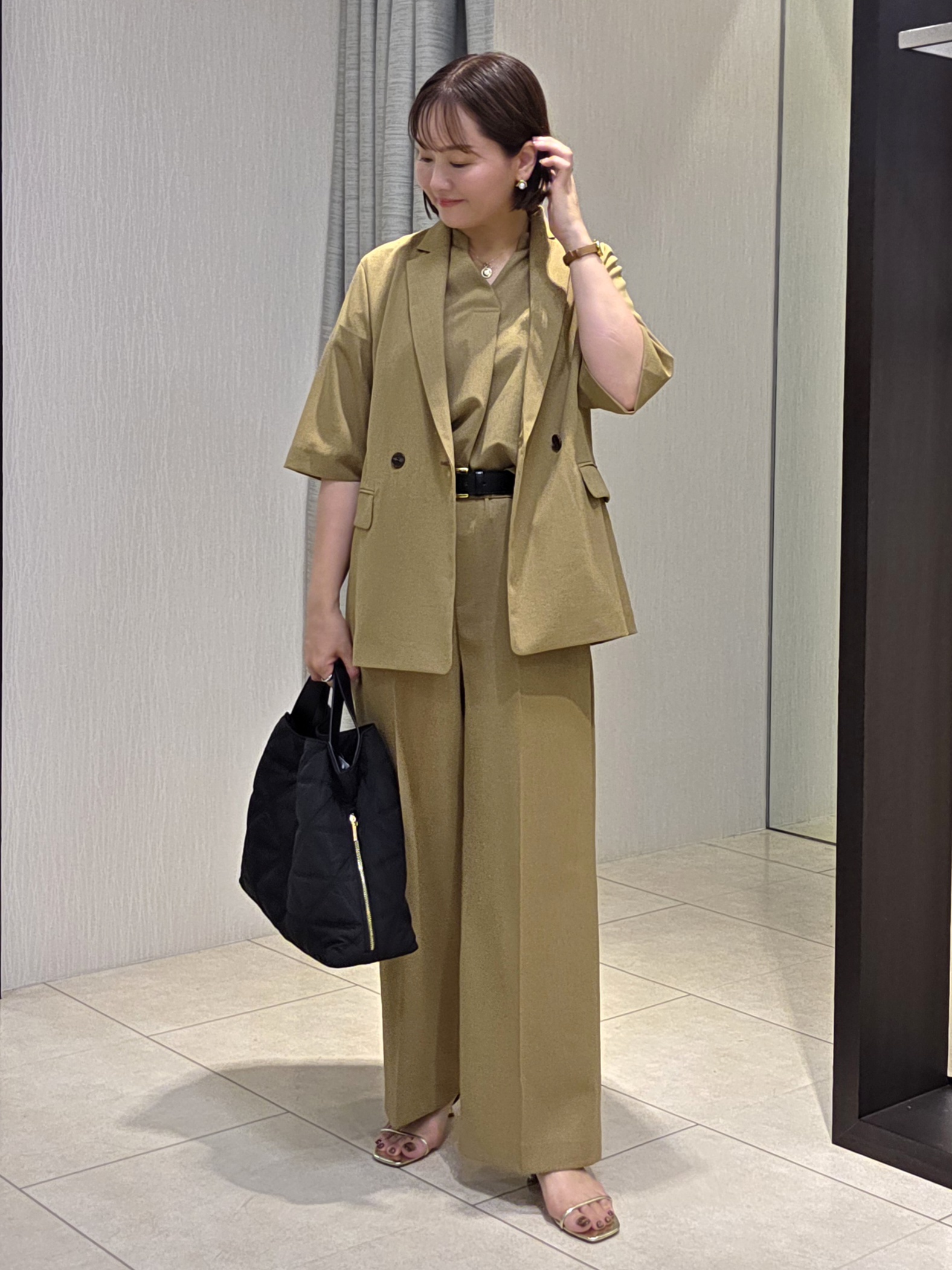 naokoさんの「UNTITLED｜【残暑も快適/セットアップ可/接触冷感】エアリークールブラウス」を使ったコーディネート