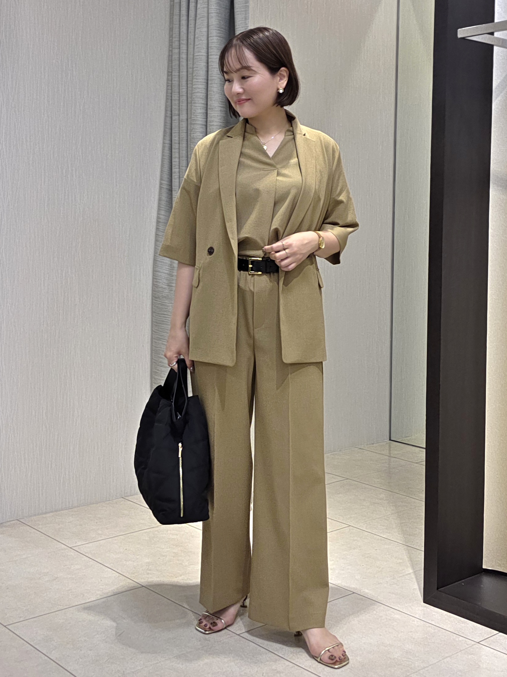 naokoさんの「UNTITLED｜【残暑も快適/セットアップ可/接触冷感】エアリークールブラウス」を使ったコーディネート