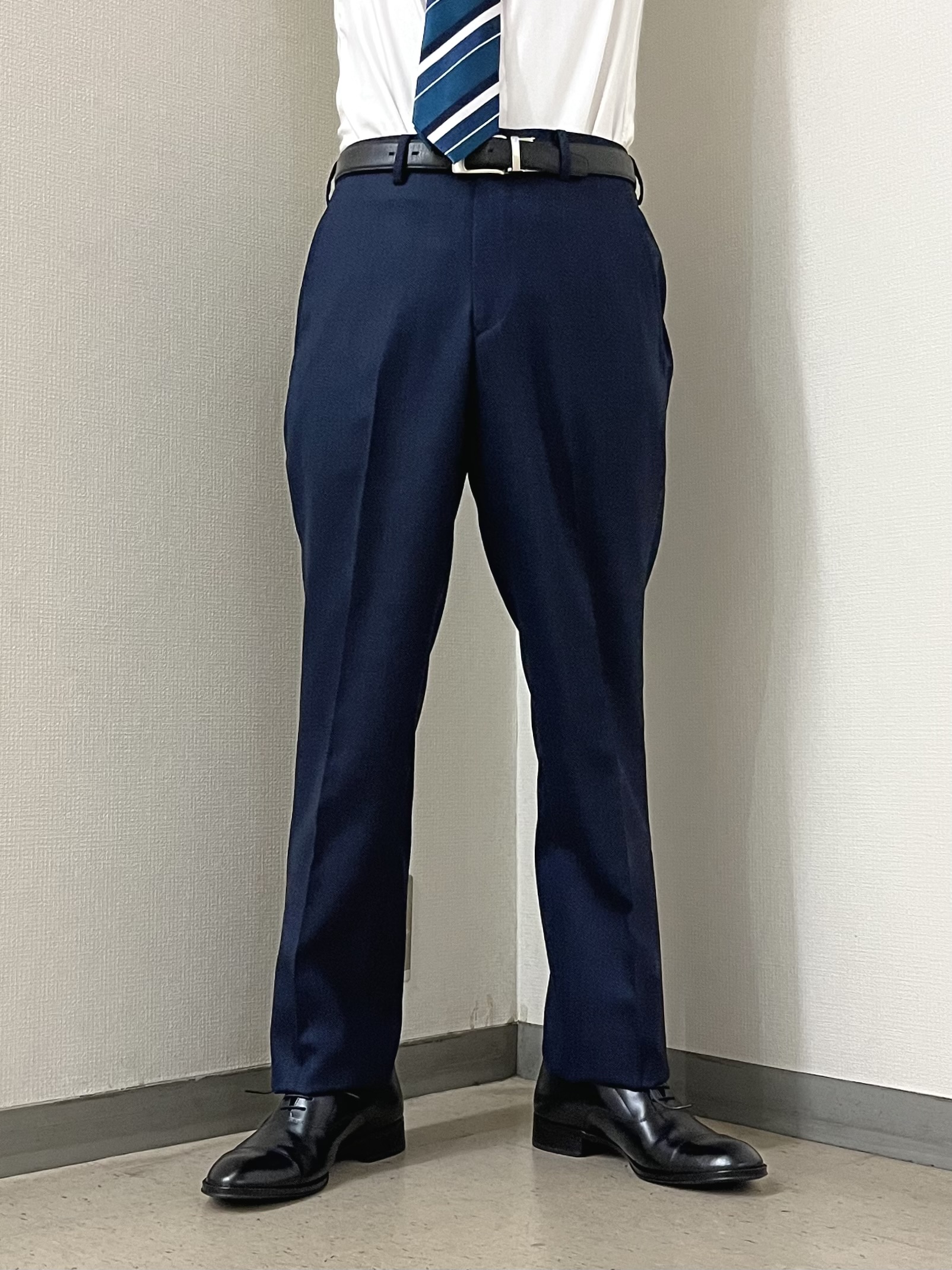 URAさんの「TAKEO KIKUCHI｜【Three by Three】シャイニーシャークピンヘッド スーツ/3ピース対応可」を使ったコーディネート