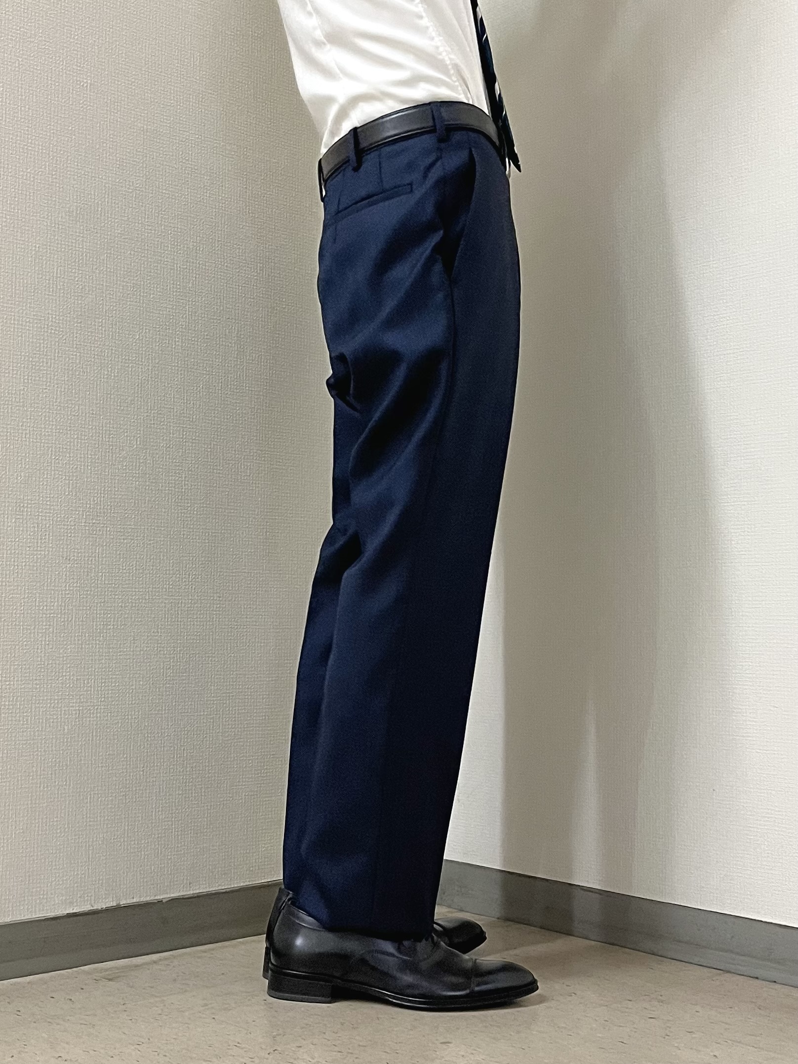 URAさんの「TAKEO KIKUCHI｜【Three by Three】シャイニーシャークピンヘッド スーツ/3ピース対応可」を使ったコーディネート
