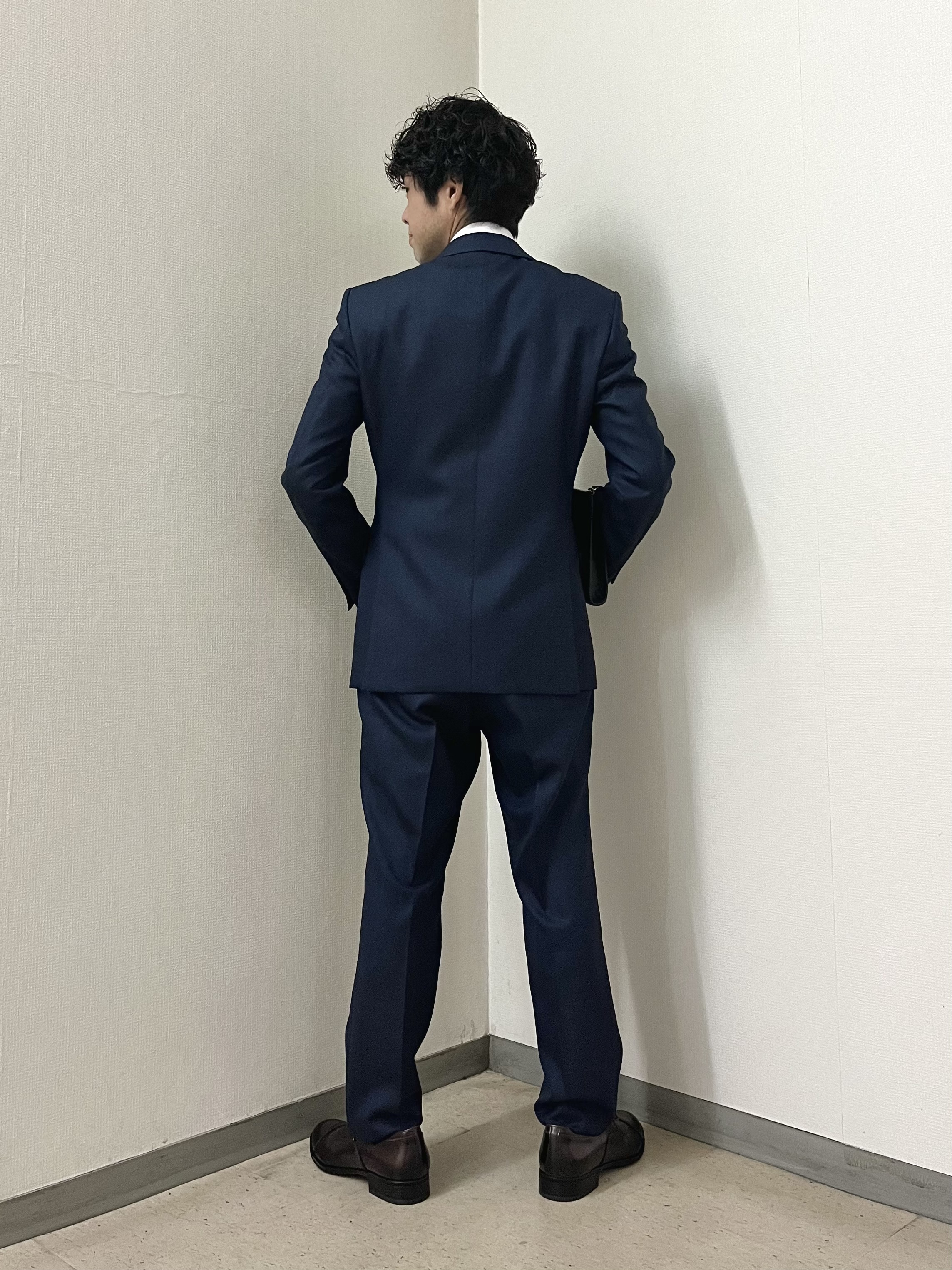 URAさんの「TAKEO KIKUCHI｜【Three by Three】シャイニーシャークピンヘッド スーツ/3ピース対応可」を使ったコーディネート