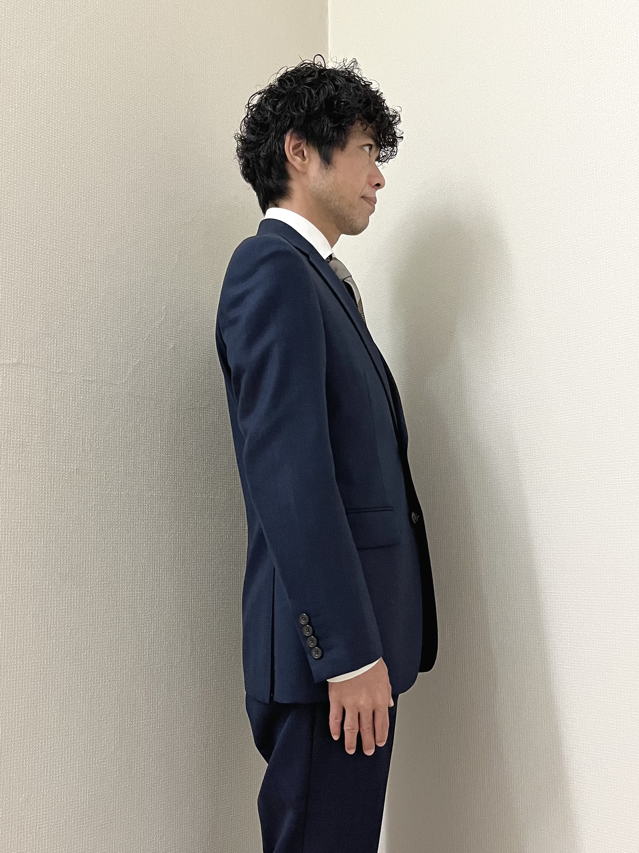 URAさんの「TAKEO KIKUCHI｜【Three by Three】シャイニーシャークピンヘッド スーツ/3ピース対応可」を使ったコーディネート