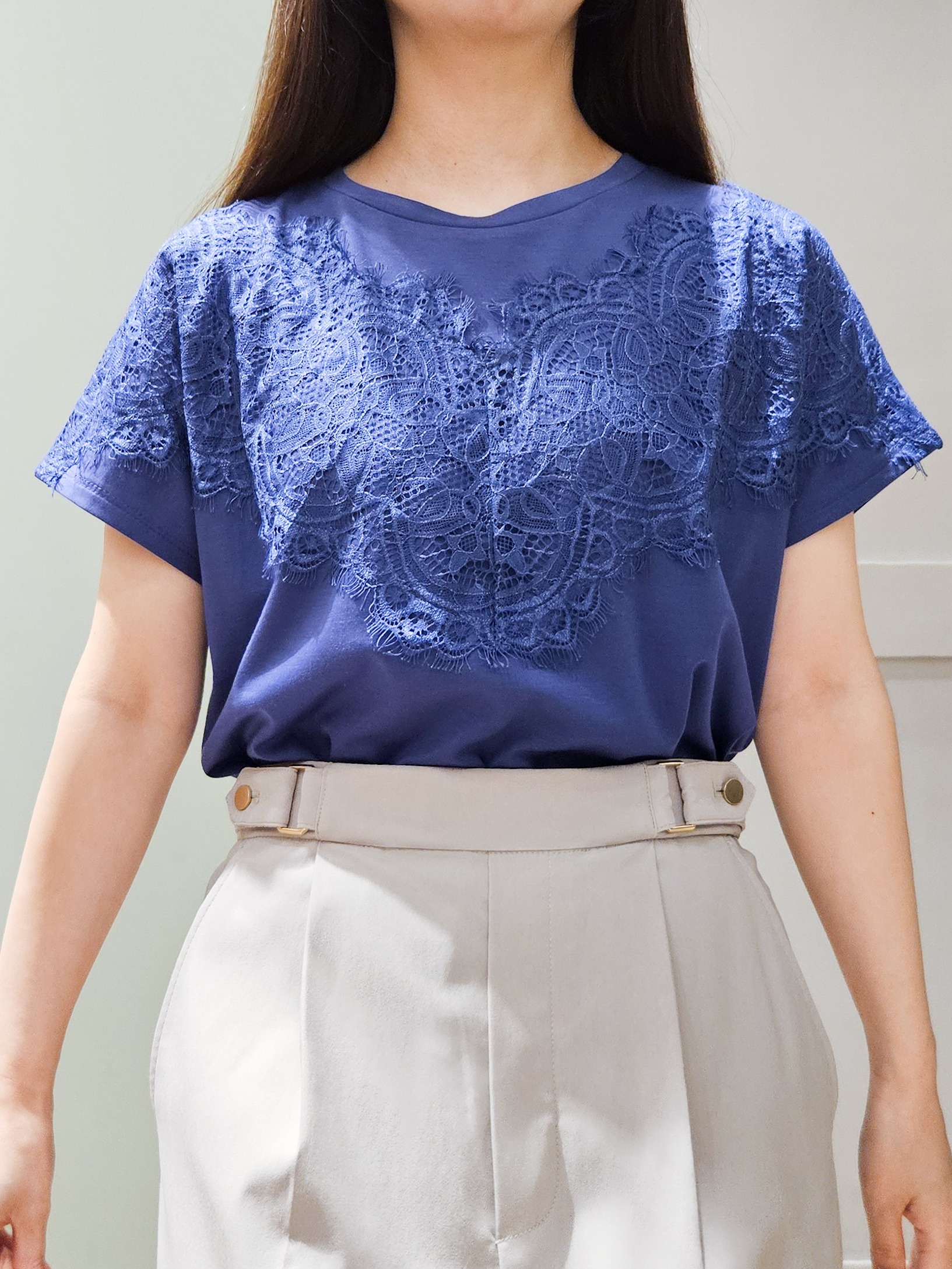maiさんの「grove｜【持続冷感/SET UP可】ひんやりポンチシリーズ／フロントレースドルマンカットソー」を使ったコーディネート