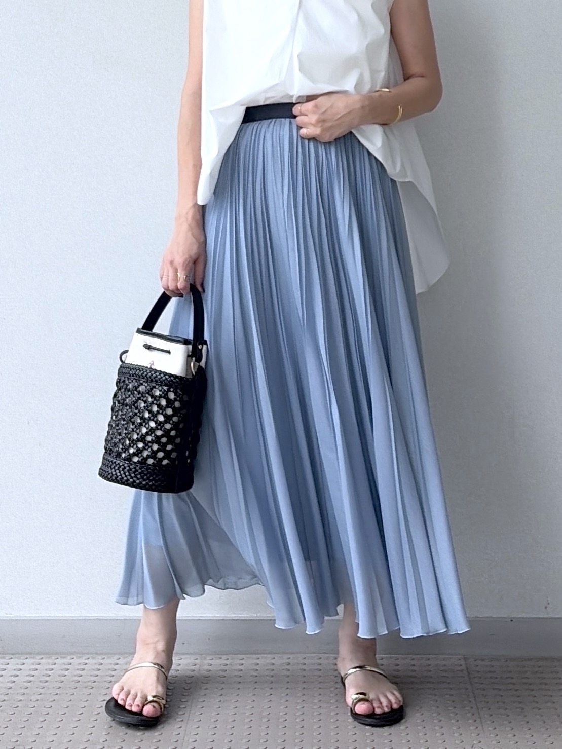 yoshikadoさんの「DRESSTERIOR｜フレンチスリーブ スキッパーブラウス」を使ったコーディネート