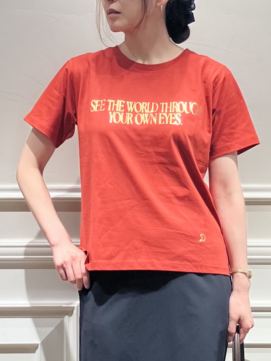 TSUKUIさんの「DRESSTERIOR｜箔プリント ロゴTシャツ」を使ったコーディネート