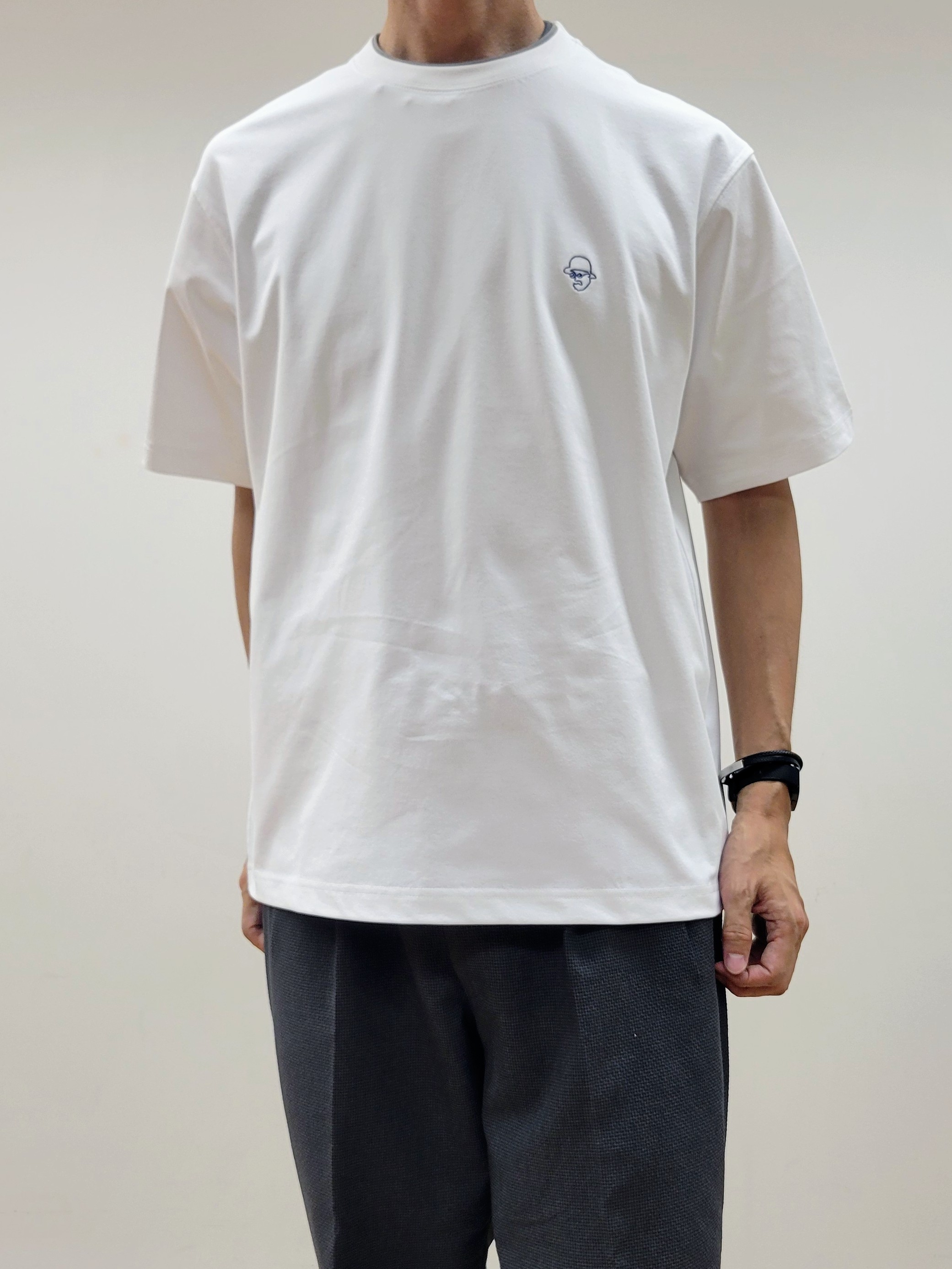 piroyaさんの「TAKEO KIKUCHI｜【汗染み軽減/接触冷感】フェイクレイヤード ワンポイント刺繍Ｔシャツ」を使ったコーディネート