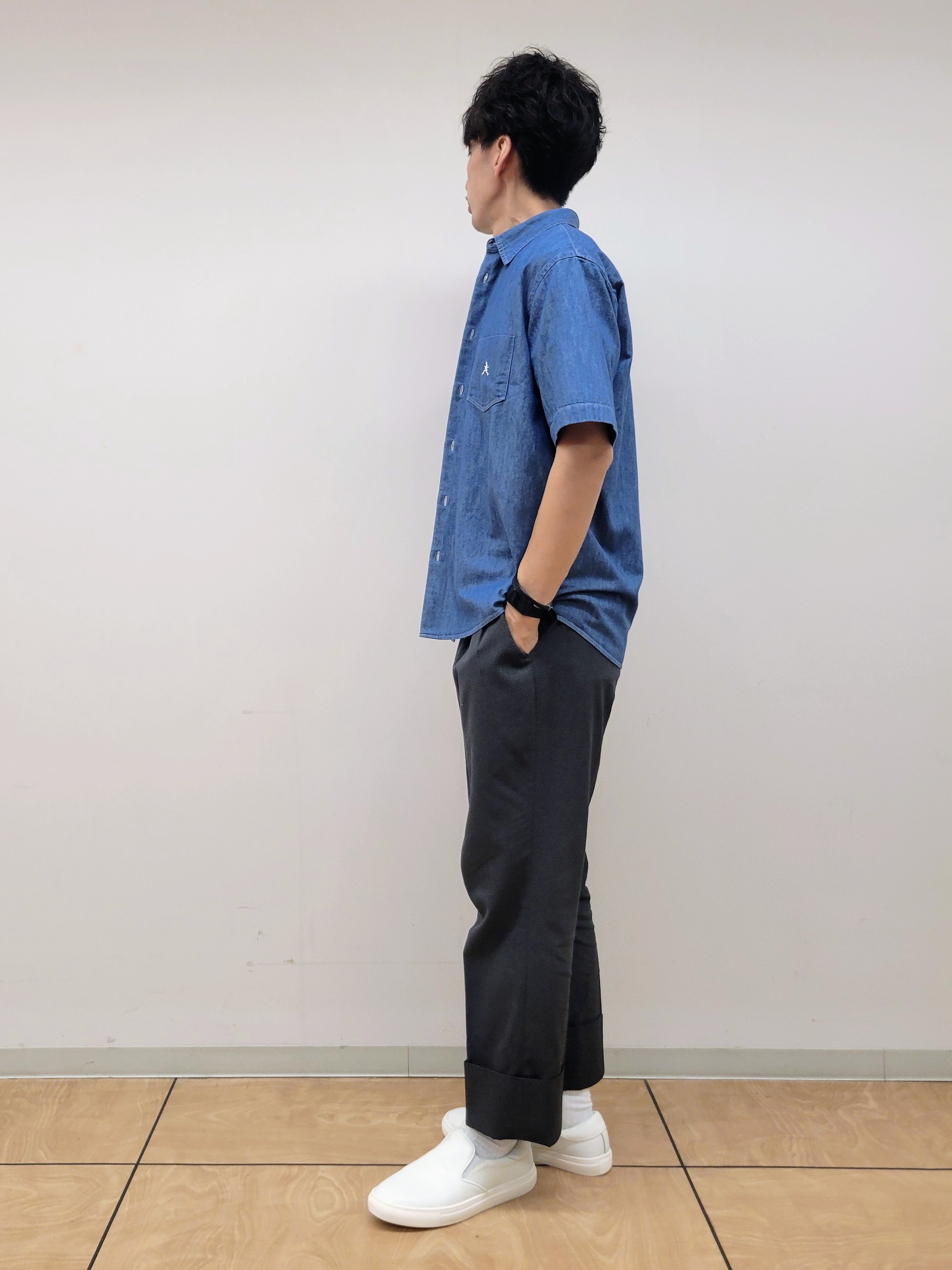 piroyaさんの「TAKEO KIKUCHI｜【BOWLER HAT LABEL】ボーラーハットウォーカー刺繍 半袖デニムシャツ」を使ったコーディネート