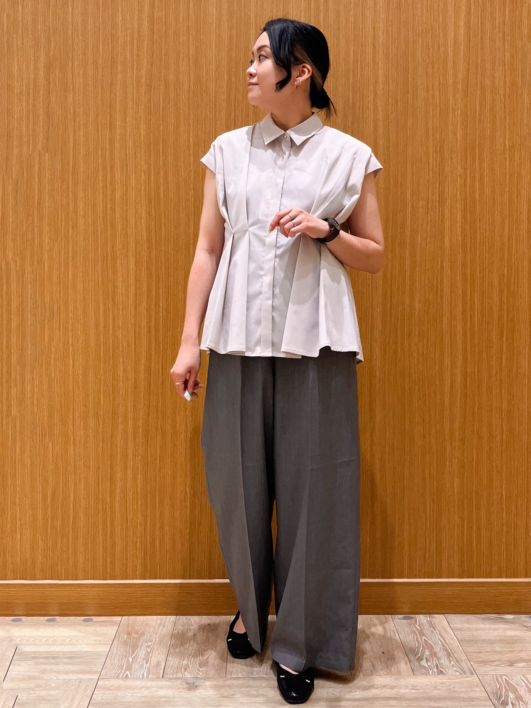 aさんの「OPAQUE.CLIP｜タックペプラムブラウス【洗濯機OK】」を使ったコーディネート