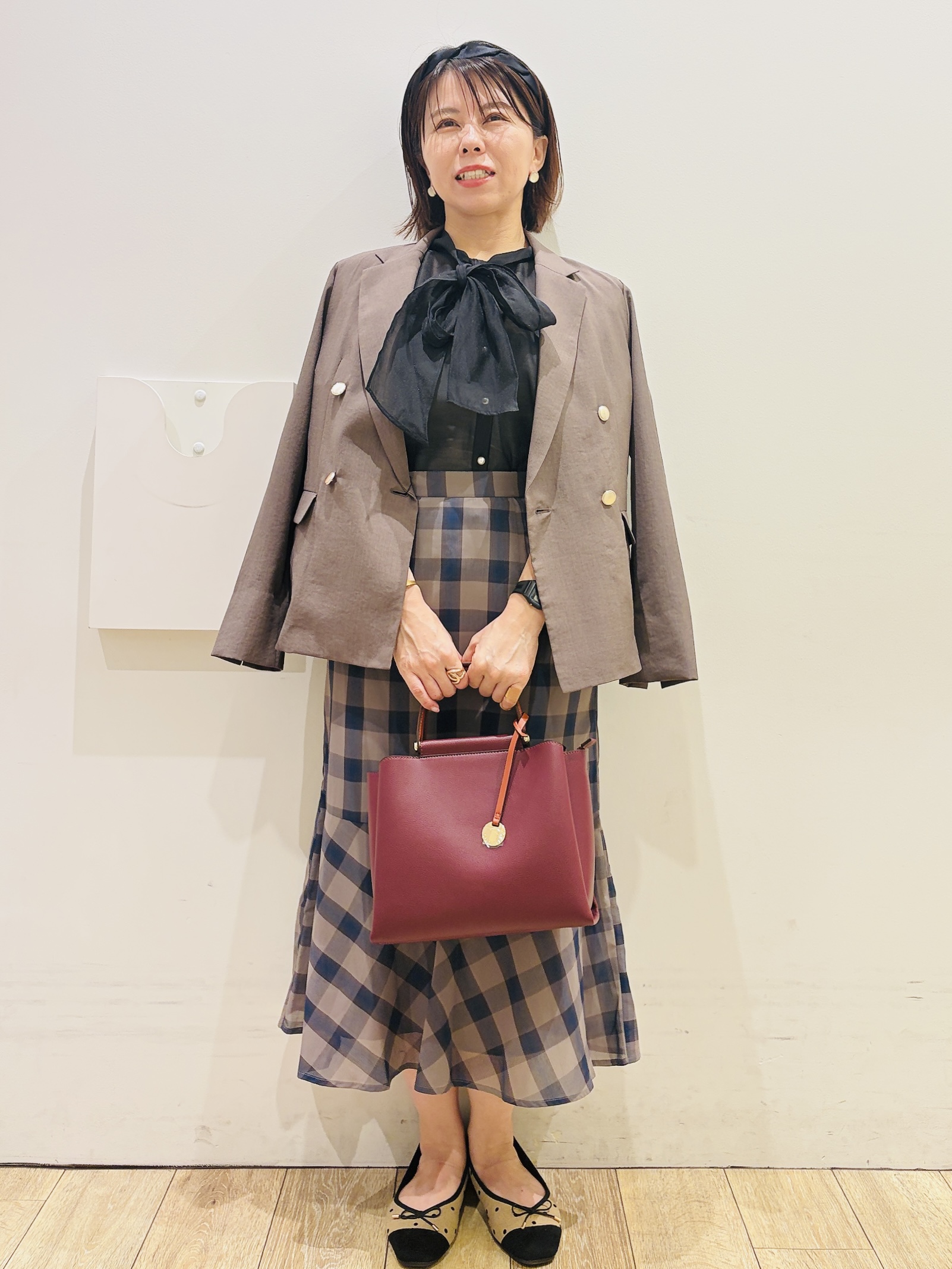 YUKOさんの「index｜【マツコの知らない世界で紹介】オーガンシアーリボンフリルブラウス《洗濯機OK／イージーアイロン》」を使ったコーディネート