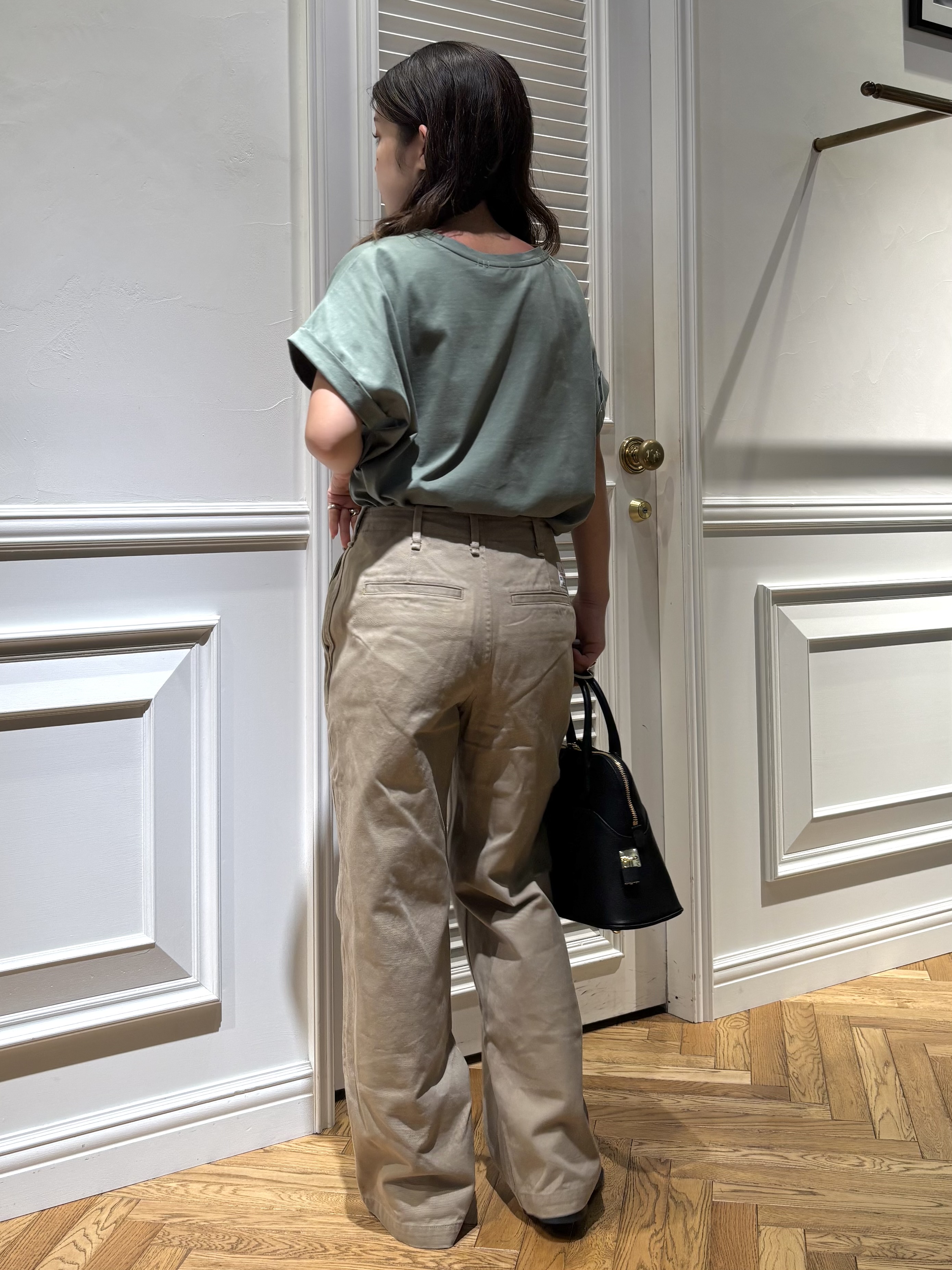 Mgmさんの「DRESSTERIOR｜◆【箔ロゴ】箔プリントドルマンスリーブ Tシャツ」を使ったコーディネート