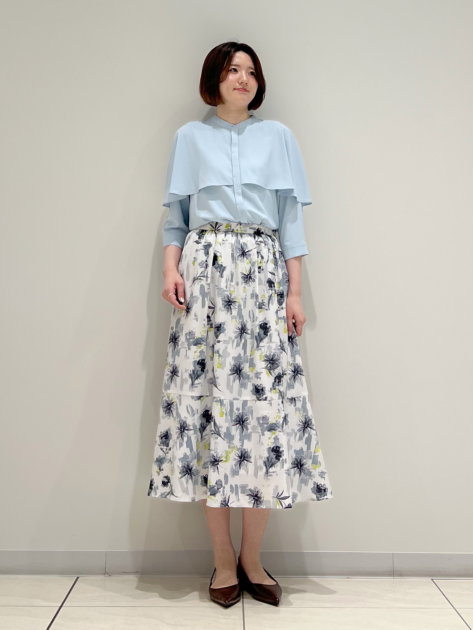 T.Kさんの「INDIVI｜【羽織りにも！/UVケア/着る日傘】ケープ風ブラウス」を使ったコーディネート