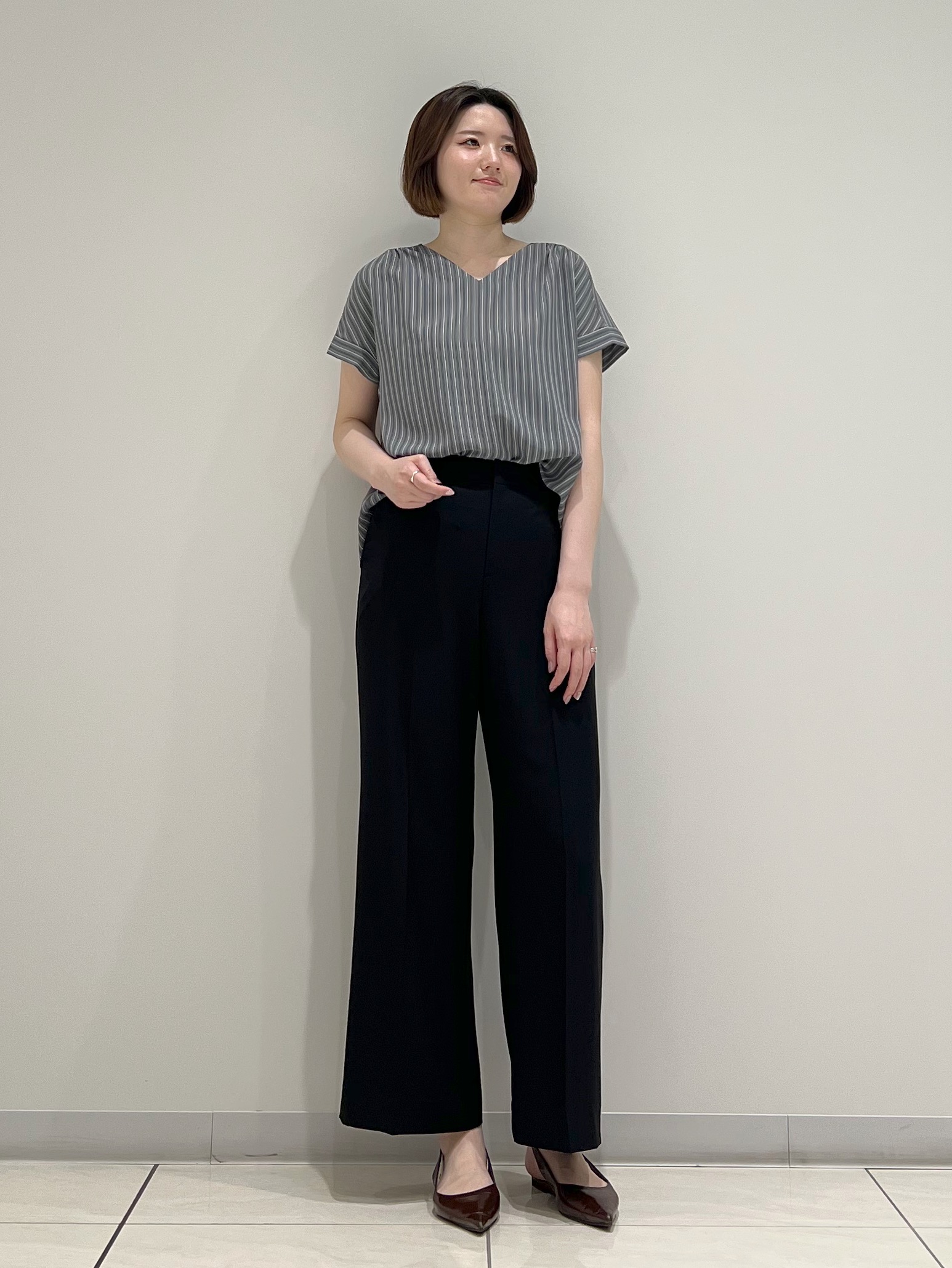 T.Kさんの「INDIVI｜【洗える／スーツインナー／UVケア】Vネックストライプブラウス」を使ったコーディネート