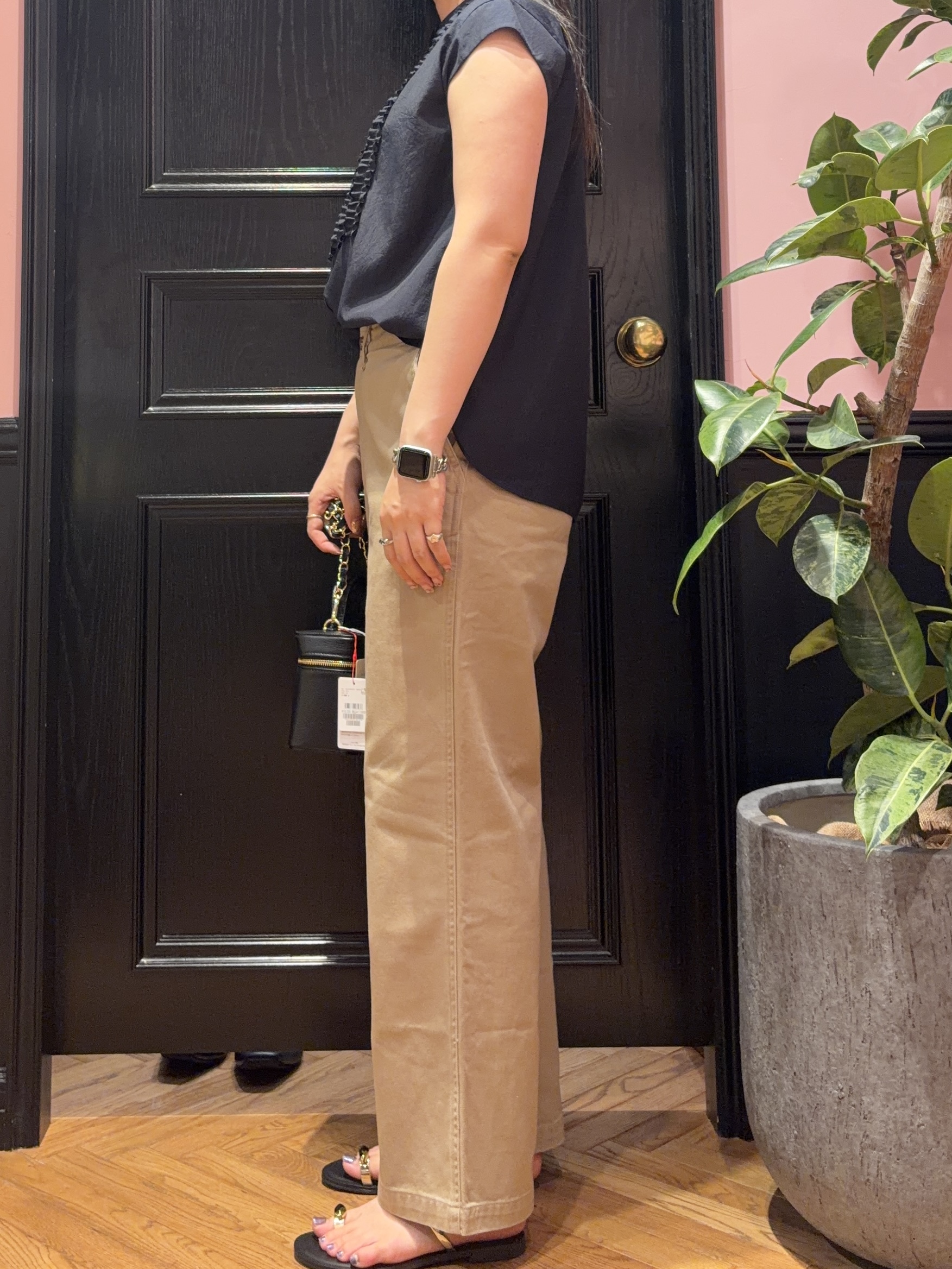 SAKAIさんの「DRESSTERIOR｜フレンチスリーブ　フリルブラウス」を使ったコーディネート