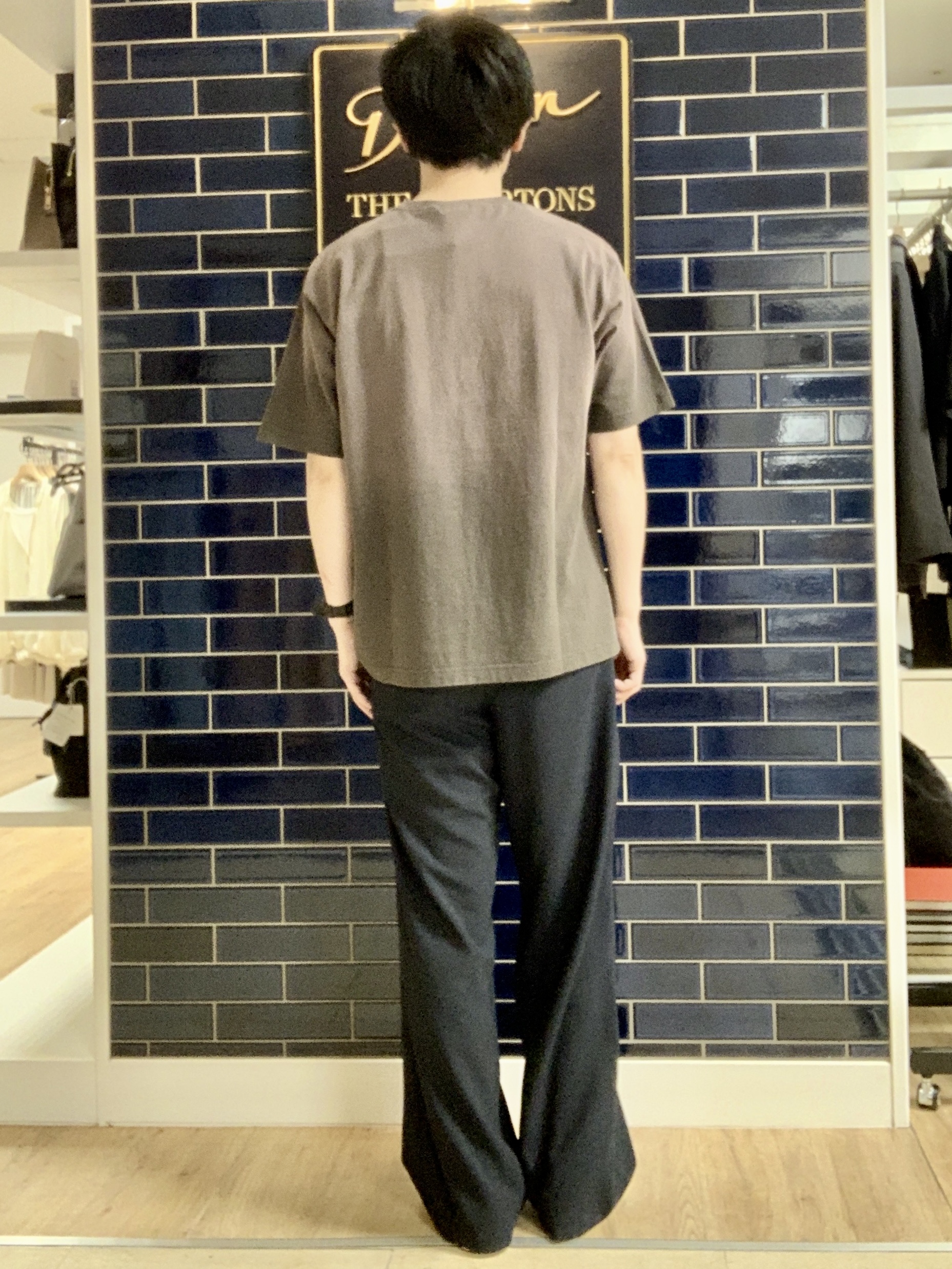 Takaさんの「Dessin｜【洗える】ヴィンテージ加工 ロゴTシャツ」を使ったコーディネート