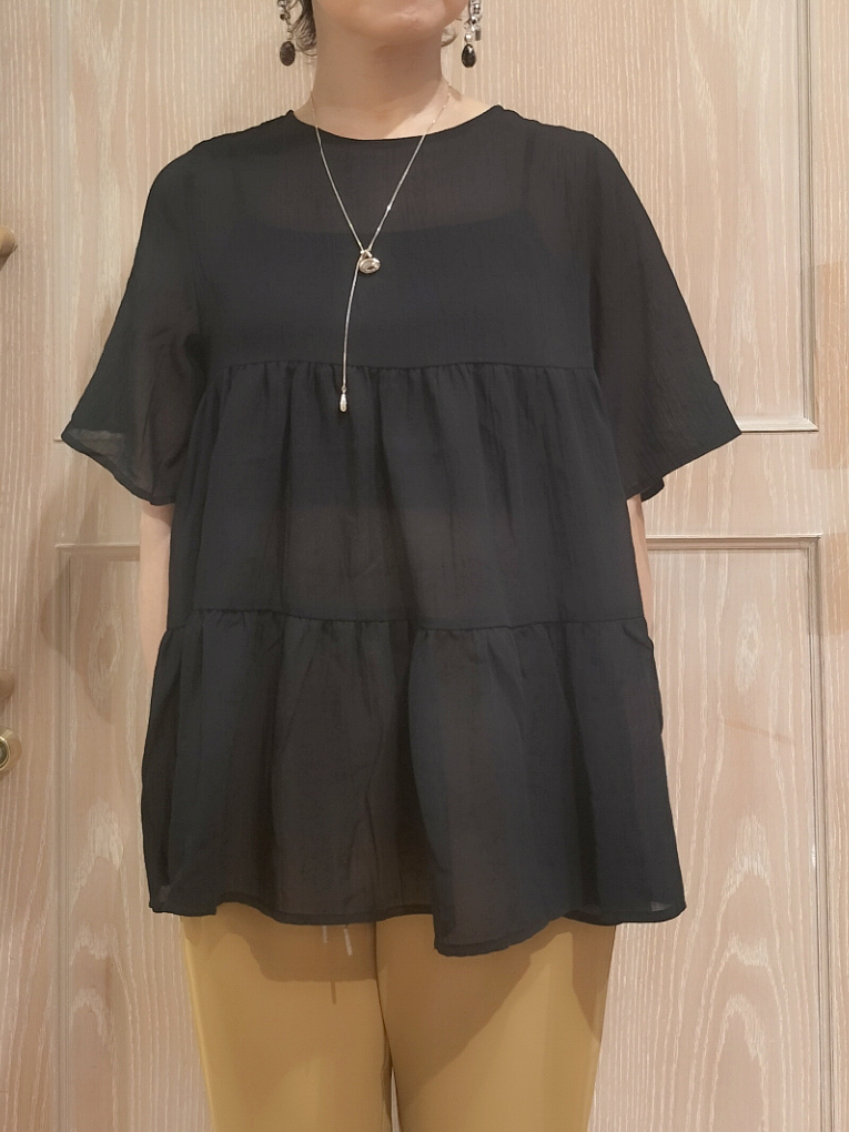 YUKIさんの「SHOO･LA･RUE｜【洗濯機可/S-LL】インせず着られる シアー素材が上品なティアードブラウス」を使ったコーディネート