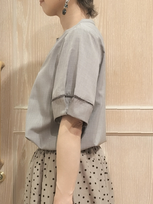 YUKIさんの「SHOO･LA･RUE｜【洗濯後しわになりにくい/インせずきまる】シンプルだけど女性らしい 麻調スキッパーブラウス」を使ったコーディネート
