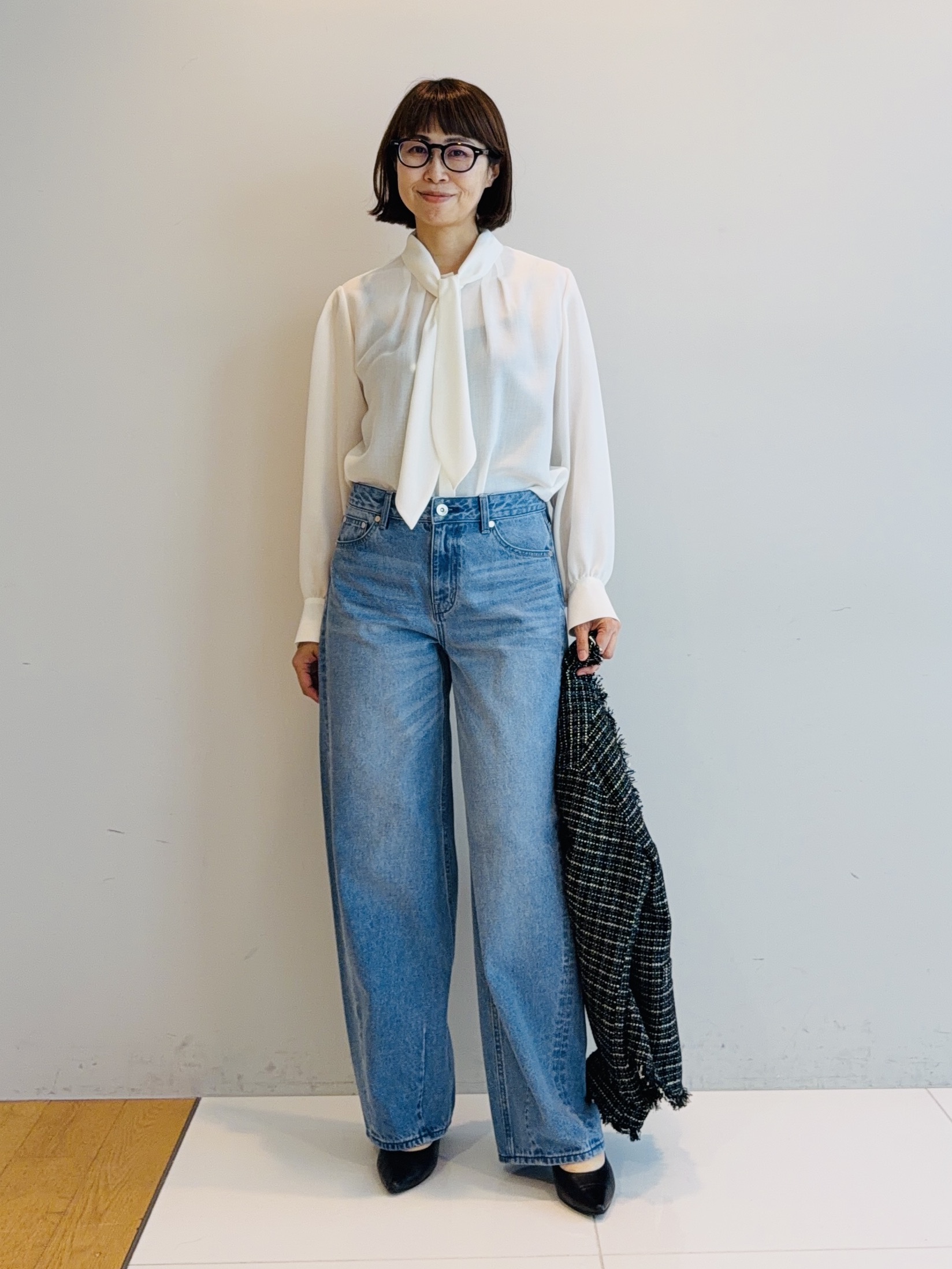 murayamaさんの「INDIVI｜【新作登場！】カーブシルエットデニム」を使ったコーディネート