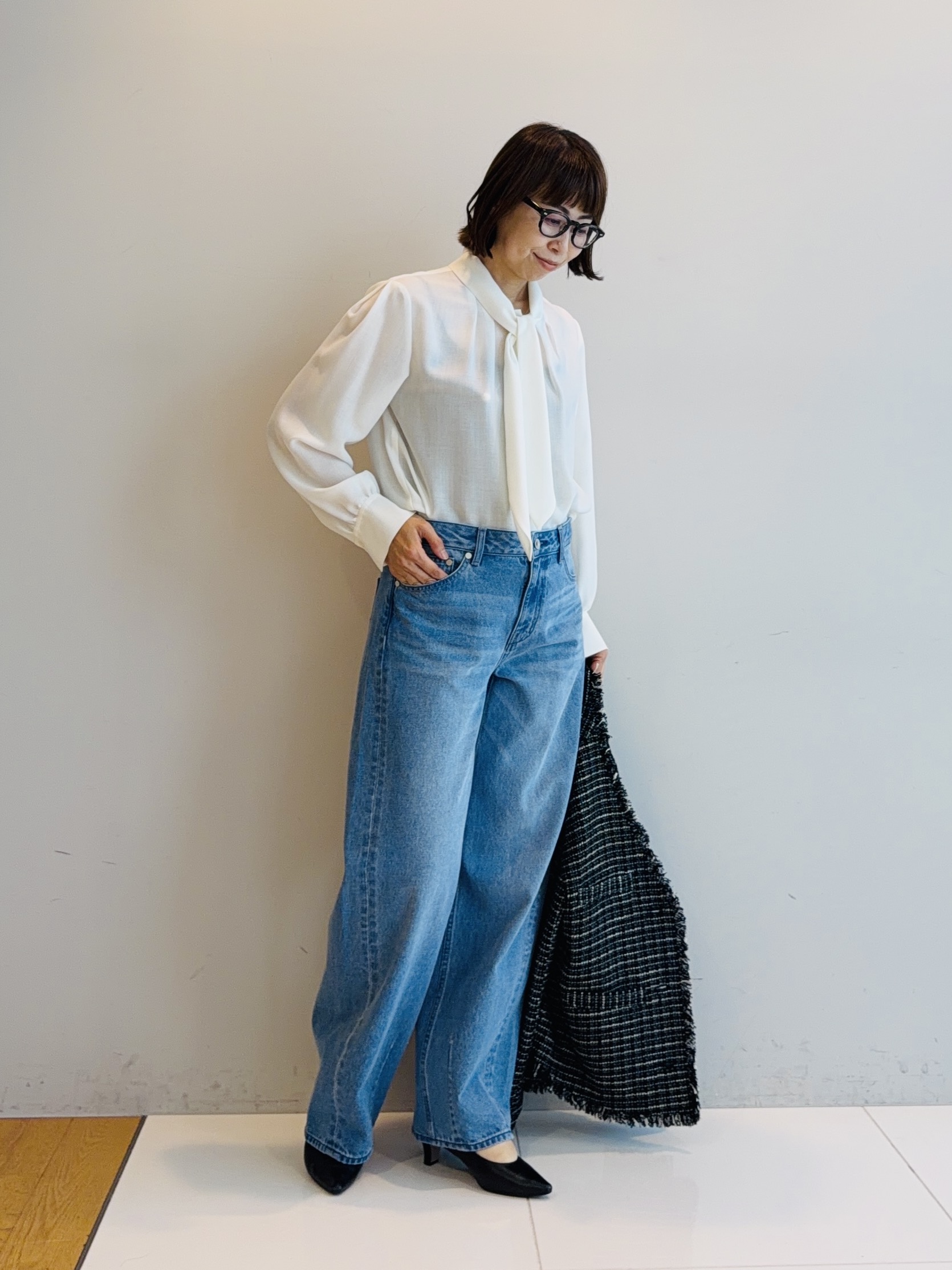 murayamaさんの「INDIVI｜【新作登場！】カーブシルエットデニム」を使ったコーディネート