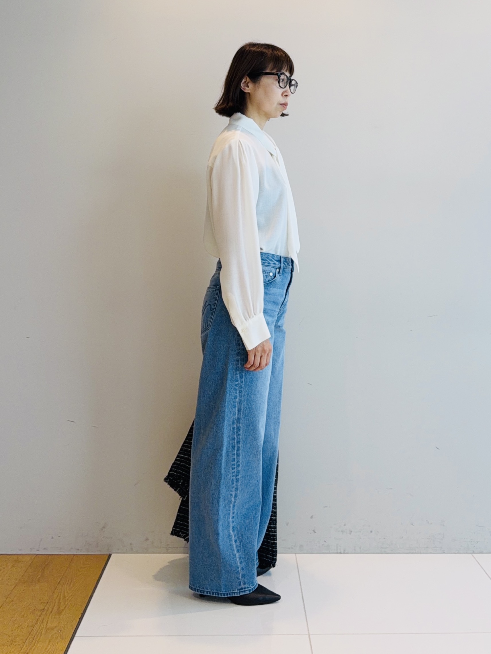 murayamaさんの「INDIVI｜【新作登場！】カーブシルエットデニム」を使ったコーディネート