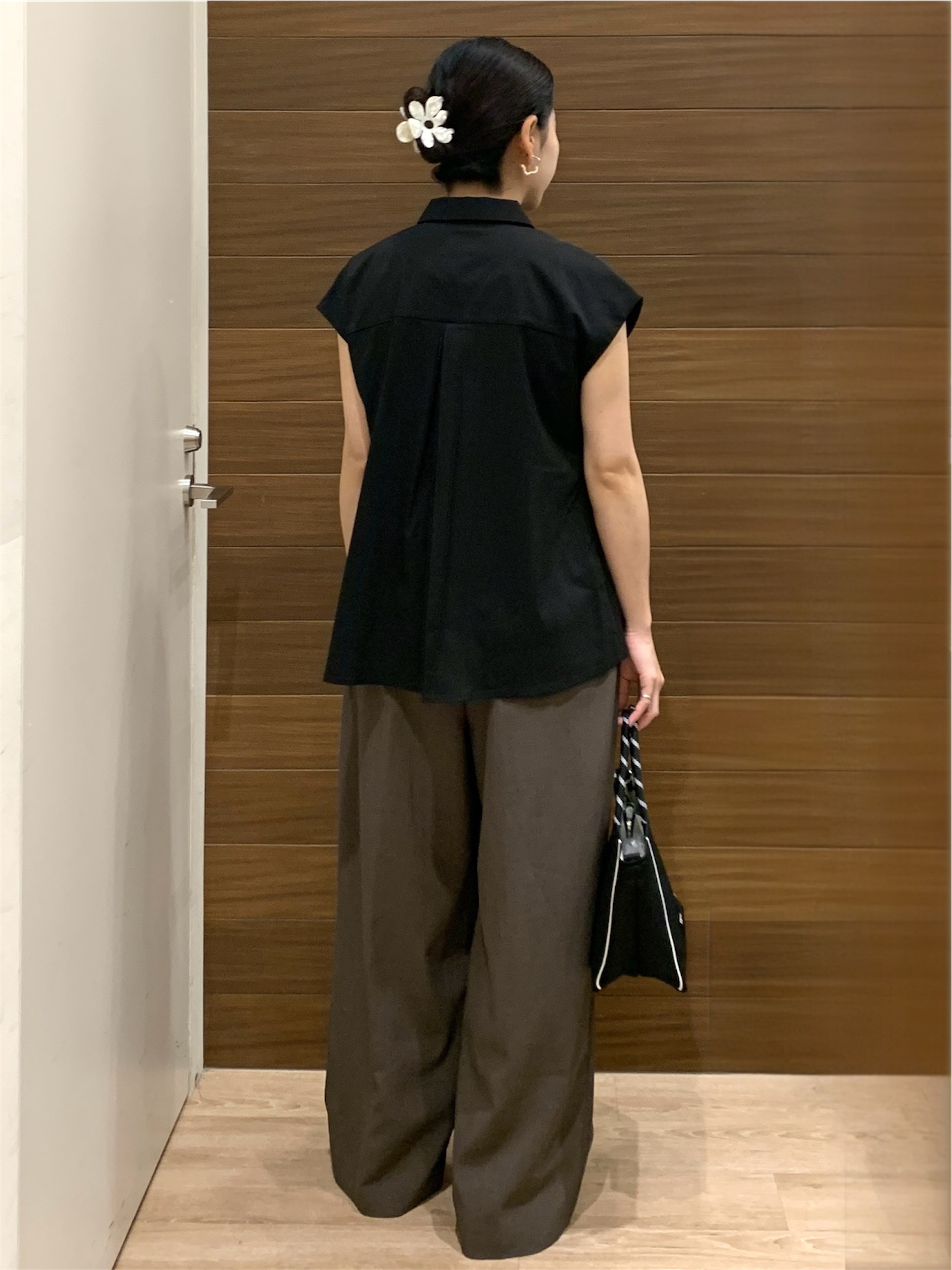 づっきーさんの「OPAQUE.CLIP｜タックペプラムブラウス【洗濯機OK】」を使ったコーディネート