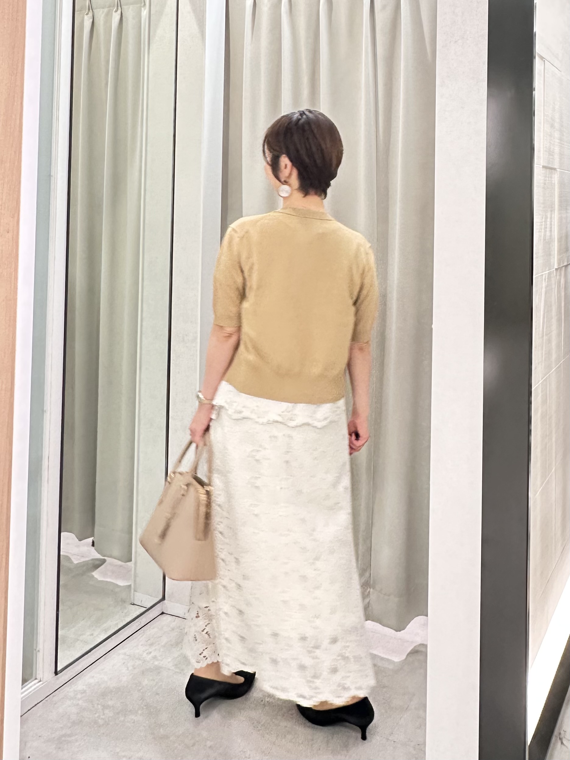 みなこさんの「UNTITLED｜【セットアップ可/品のある透け感】リーフレースブラウス」を使ったコーディネート