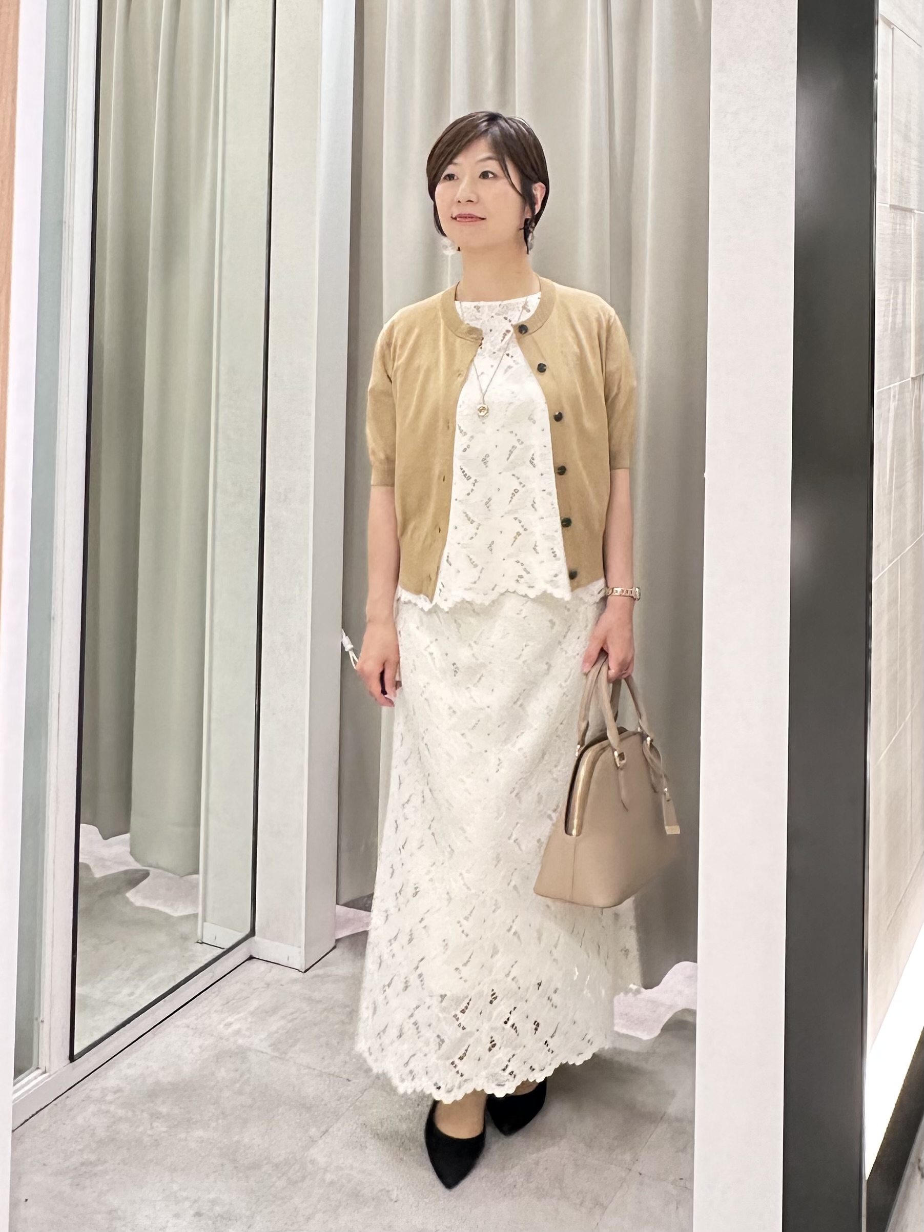 みなこさんの「UNTITLED｜【セットアップ可/品のある透け感】リーフレースブラウス」を使ったコーディネート