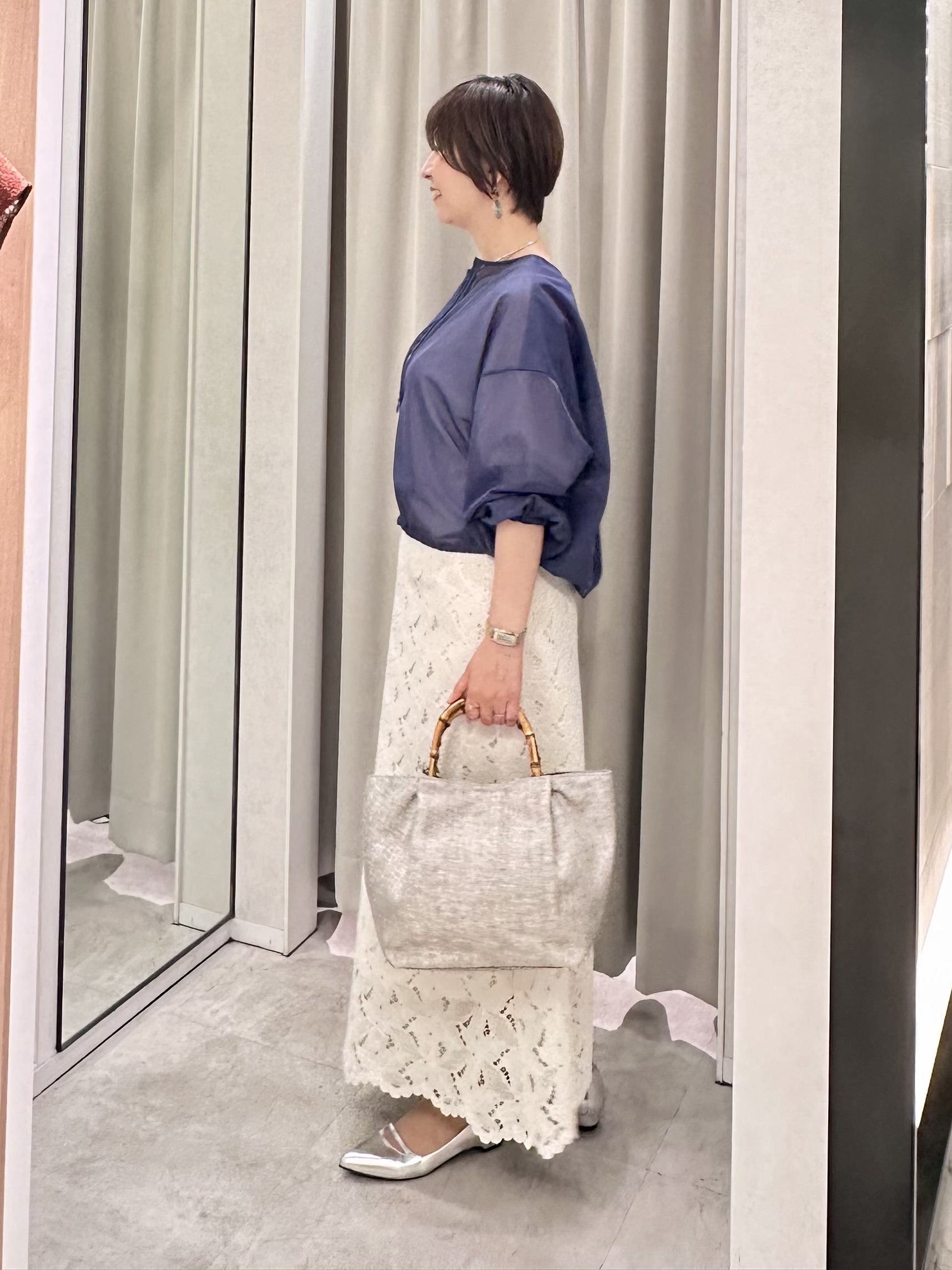 みなこさんの「UNTITLED｜【セットアップ可/品のある透け感】リーフレースブラウス」を使ったコーディネート