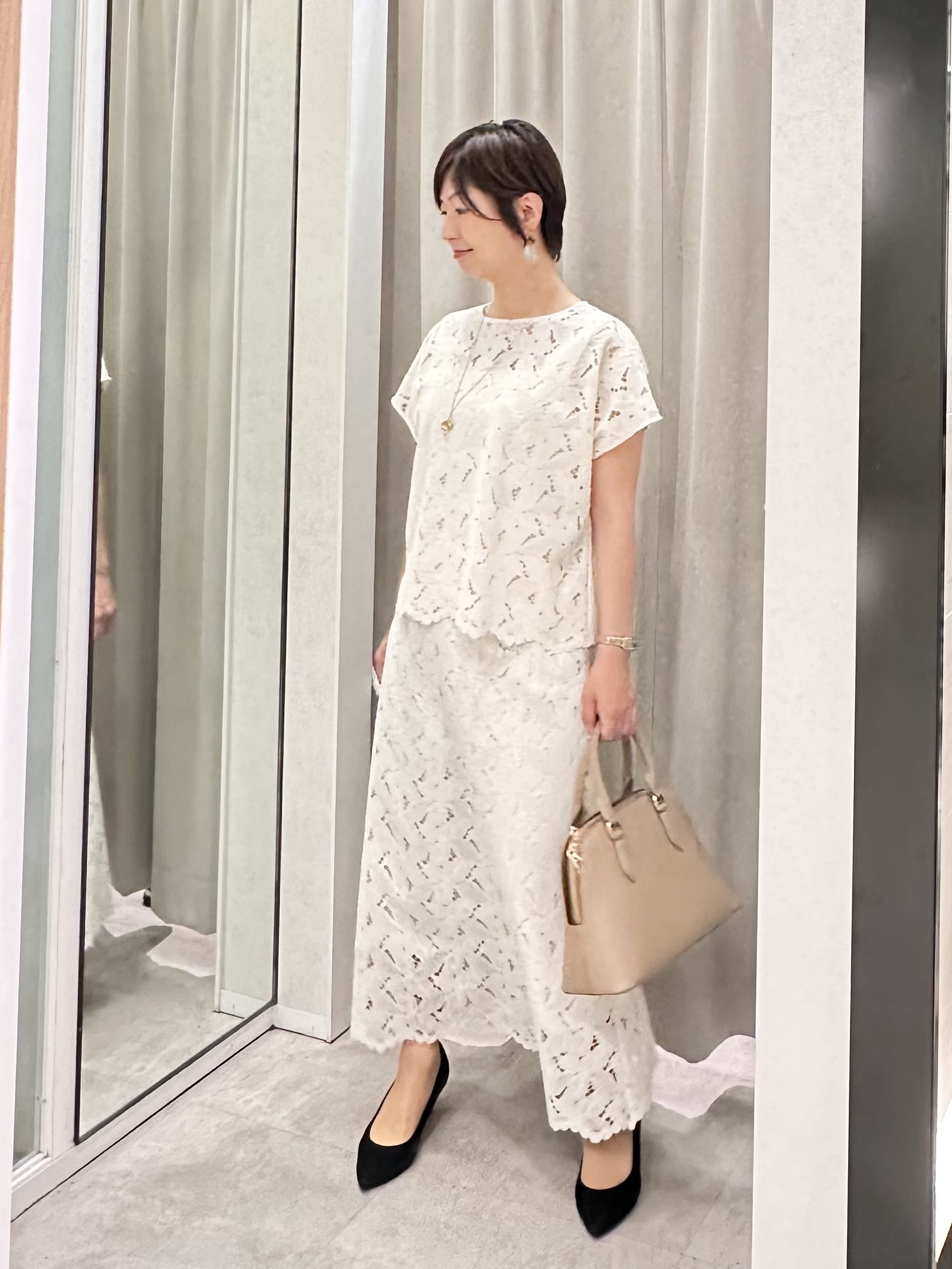 みなこさんの「UNTITLED｜【セットアップ可/品のある透け感】リーフレースブラウス」を使ったコーディネート