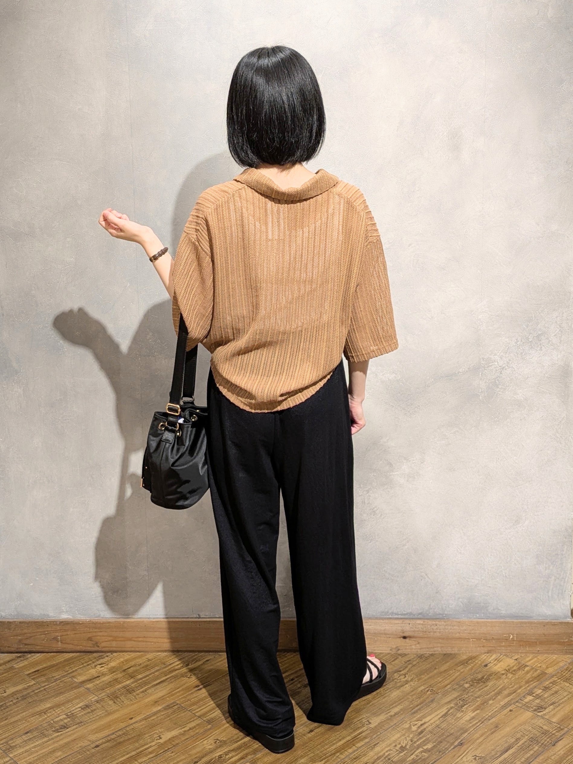 umeさんの「SHOO･LA･RUE｜【洗濯機可/S-LL】軽やかで涼しげな 透かしレース風前開きシャツ」を使ったコーディネート