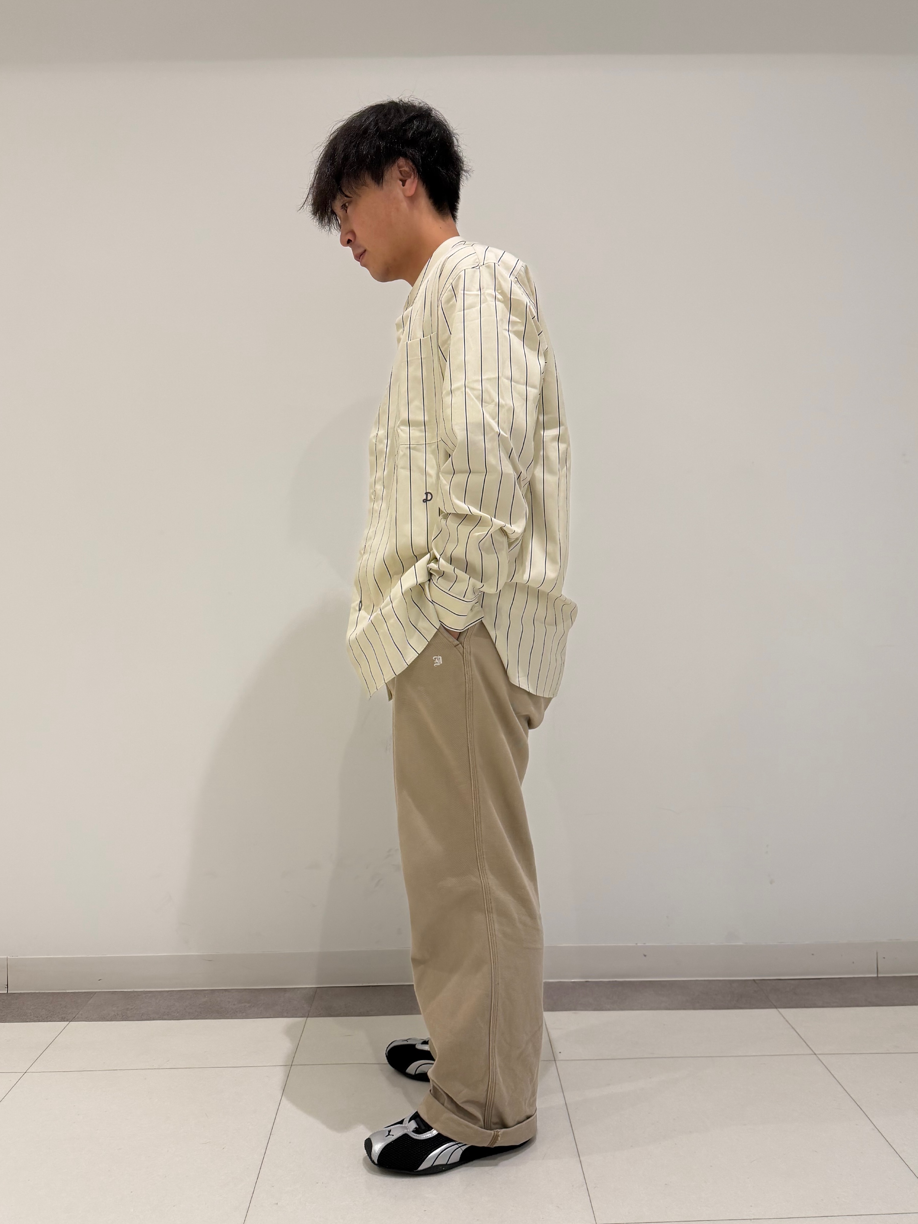 MATSUBARAさんの「DRESSTERIOR｜【日本製】バンドカラー ストライプシャツ」を使ったコーディネート
